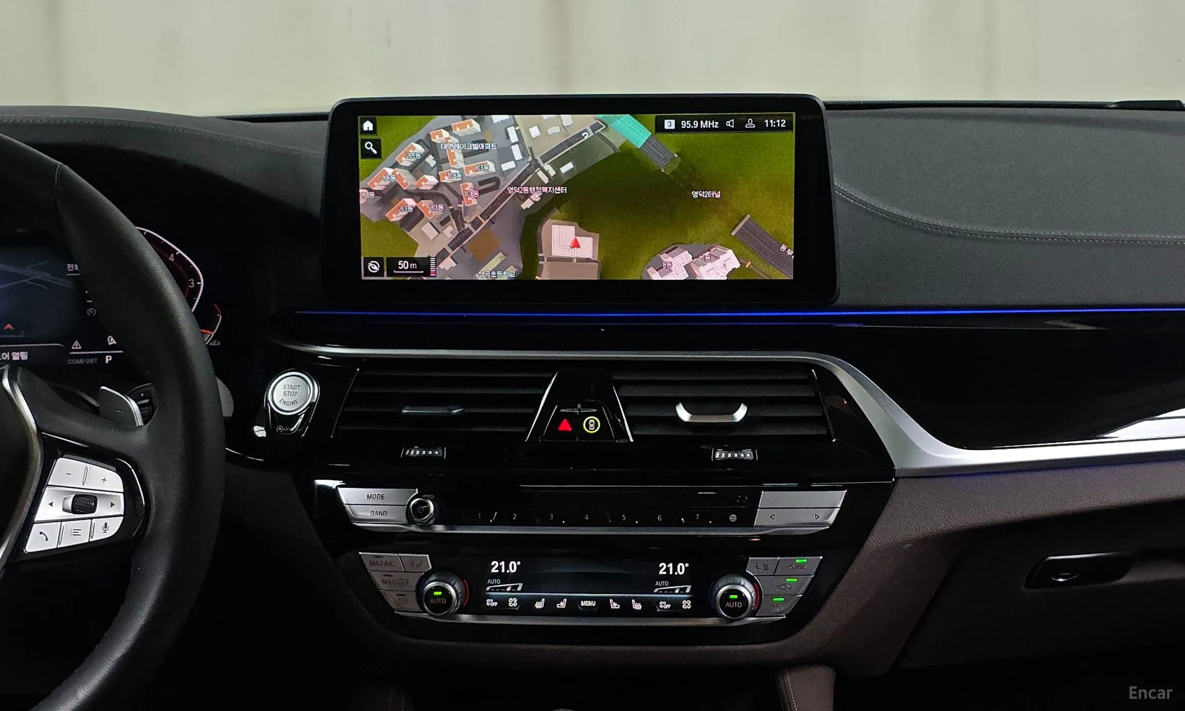 BMW 5 Series (G30) превью 14