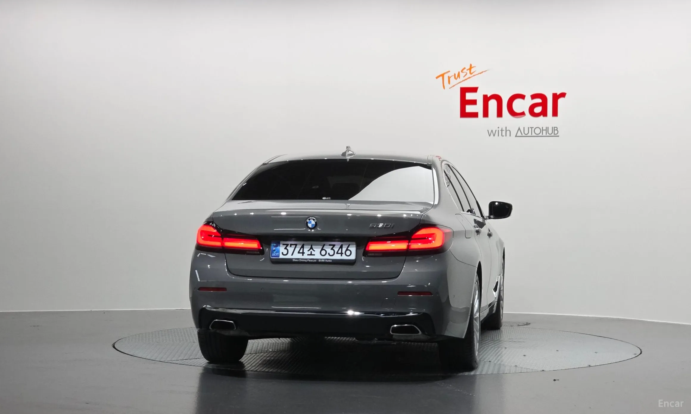 BMW 5 Series (G30) превью 4