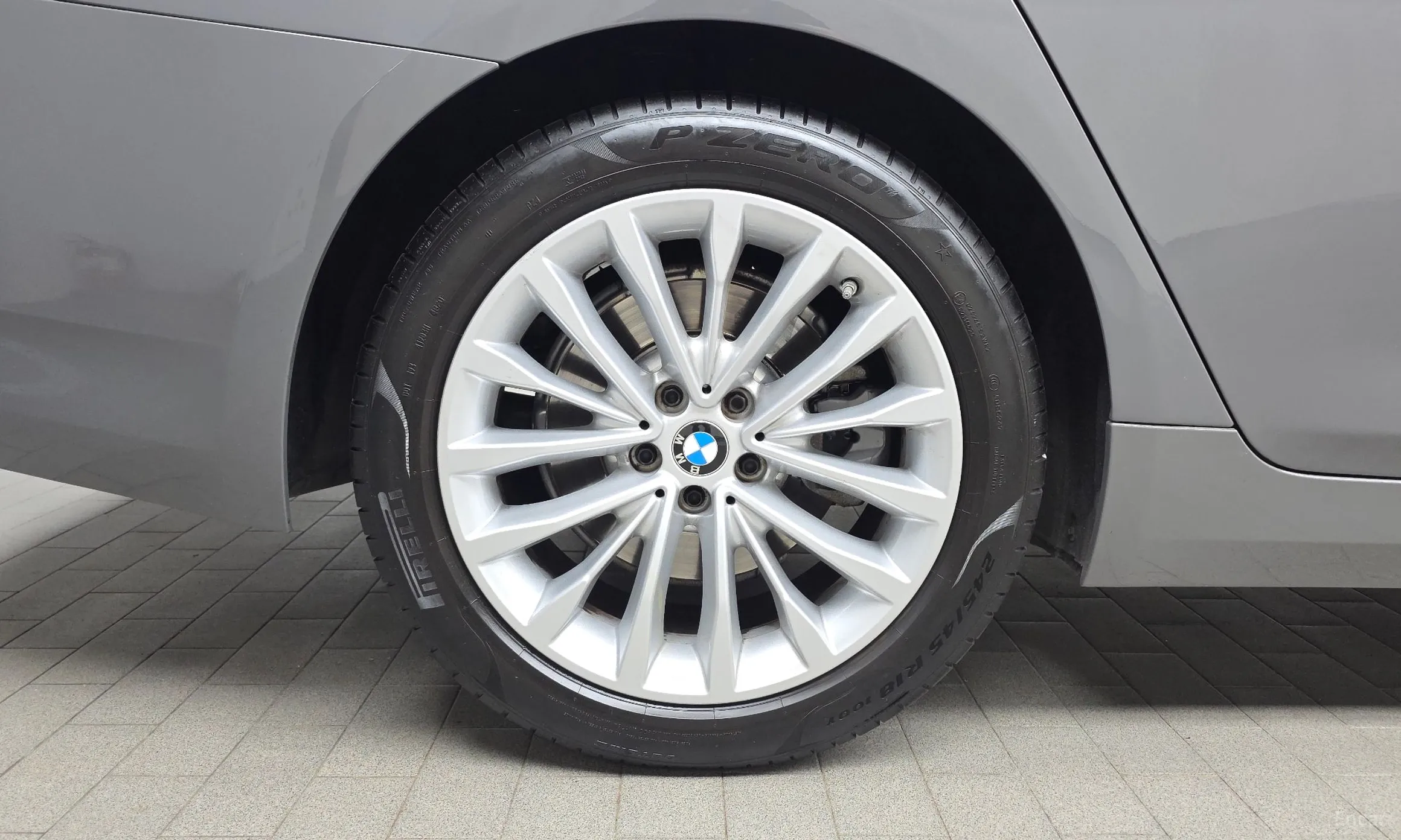 BMW 5 Series (G30) превью 5