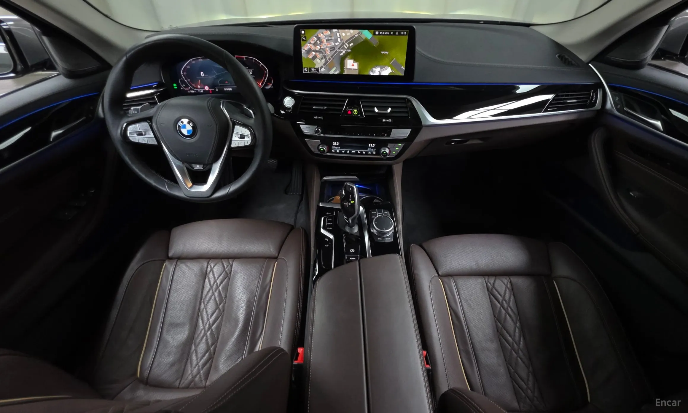 BMW 5 Series (G30) превью 7