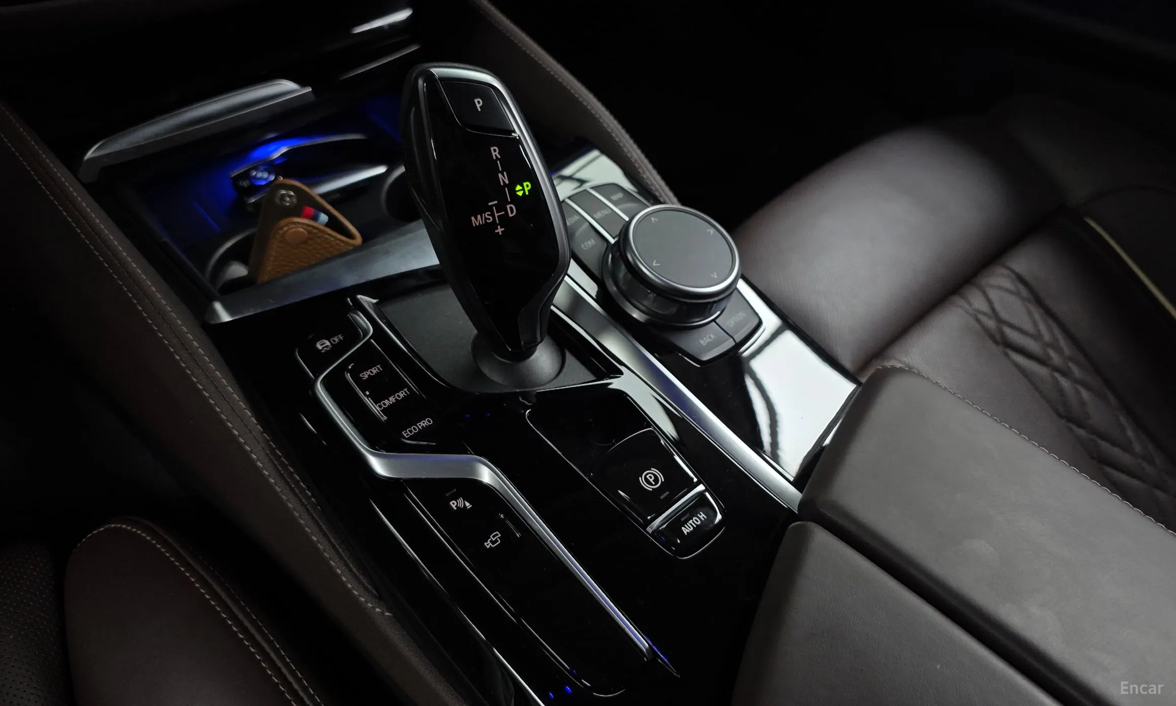 BMW 5 Series (G30) превью 9