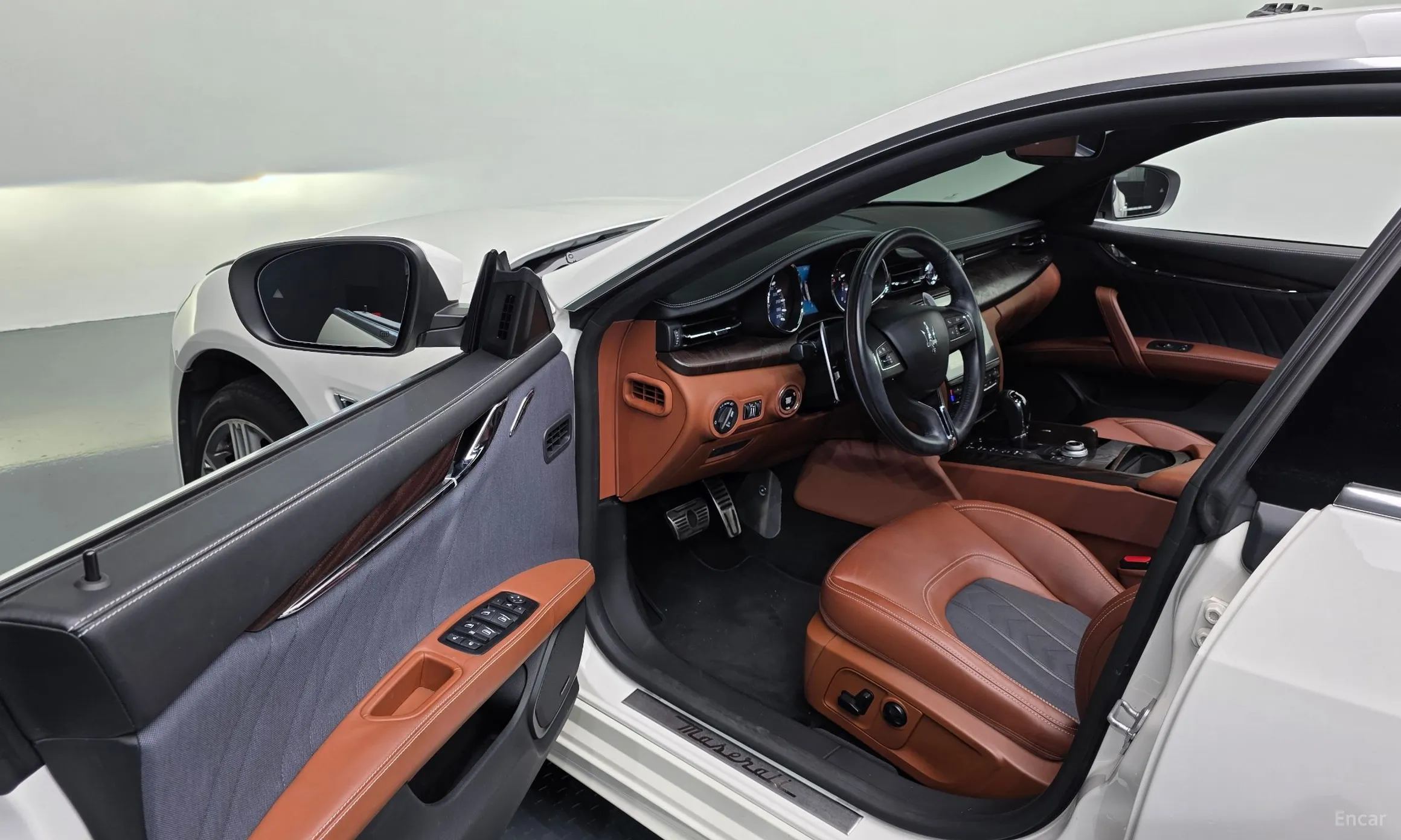 Maserati Quattroporte превью 10