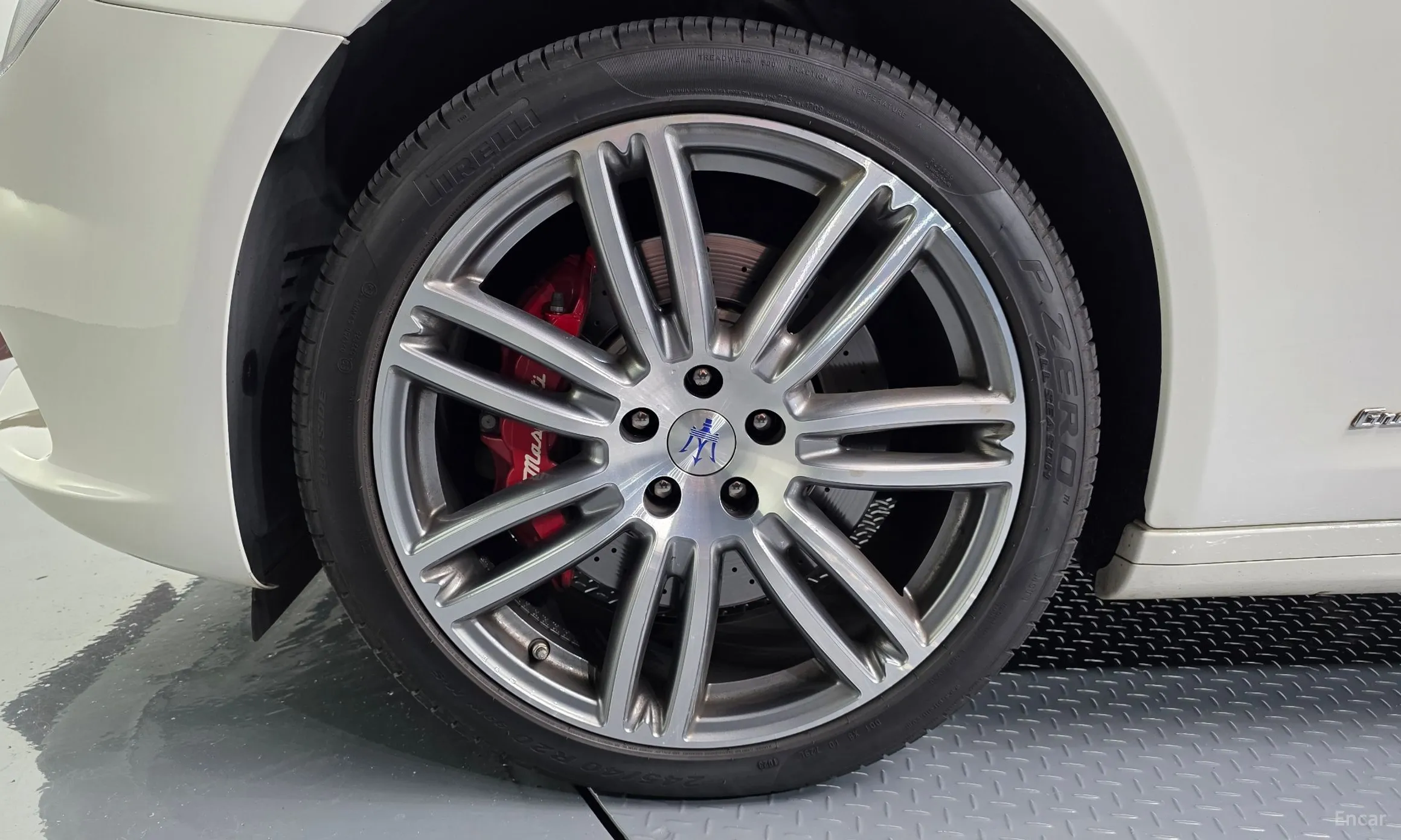 Maserati Quattroporte превью 5
