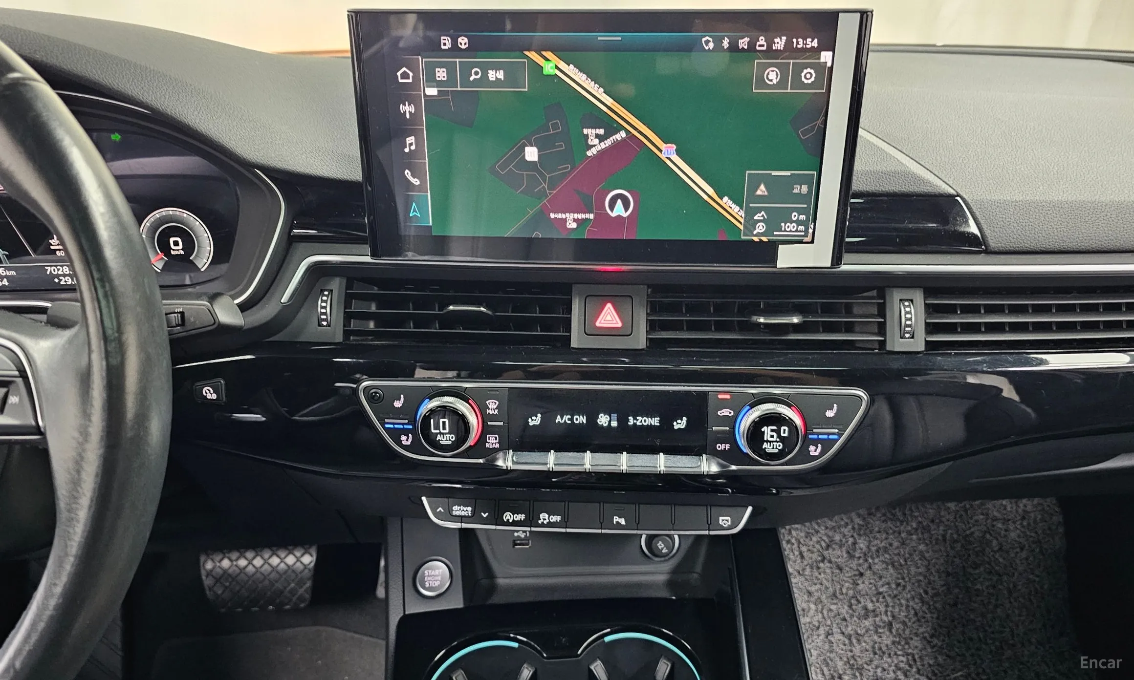 Audi A4 (B9) превью 13
