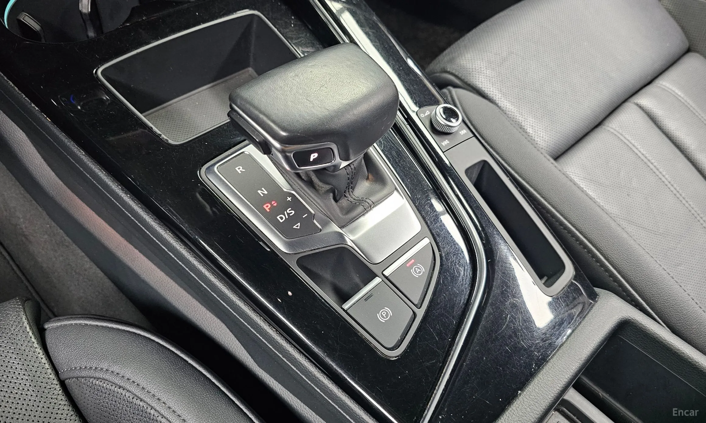 Audi A4 (B9) превью 9