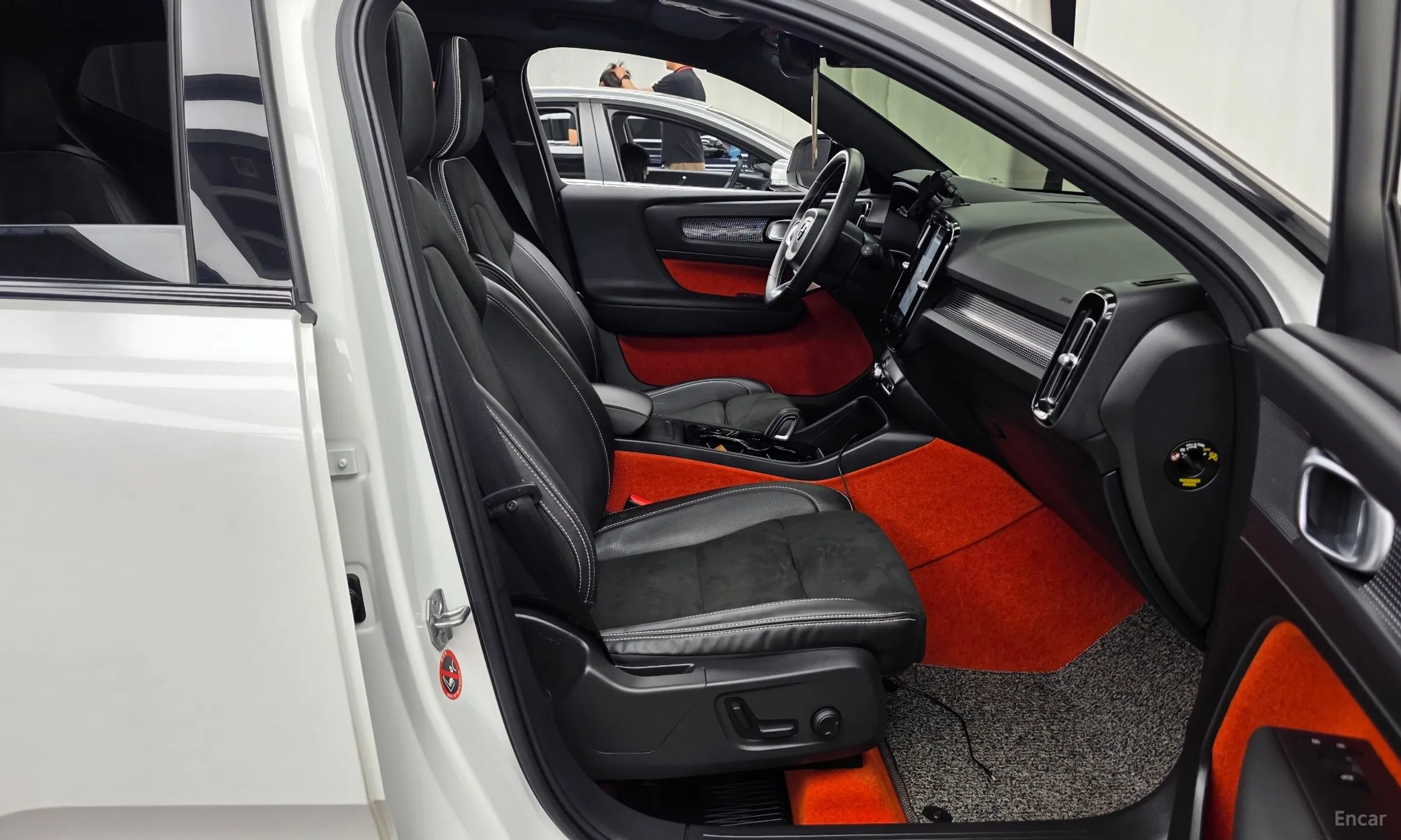 Volvo XC40 превью 11