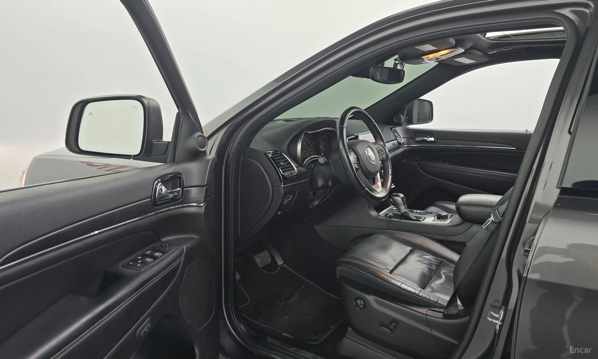 Jeep Grand Cherokee превью 10
