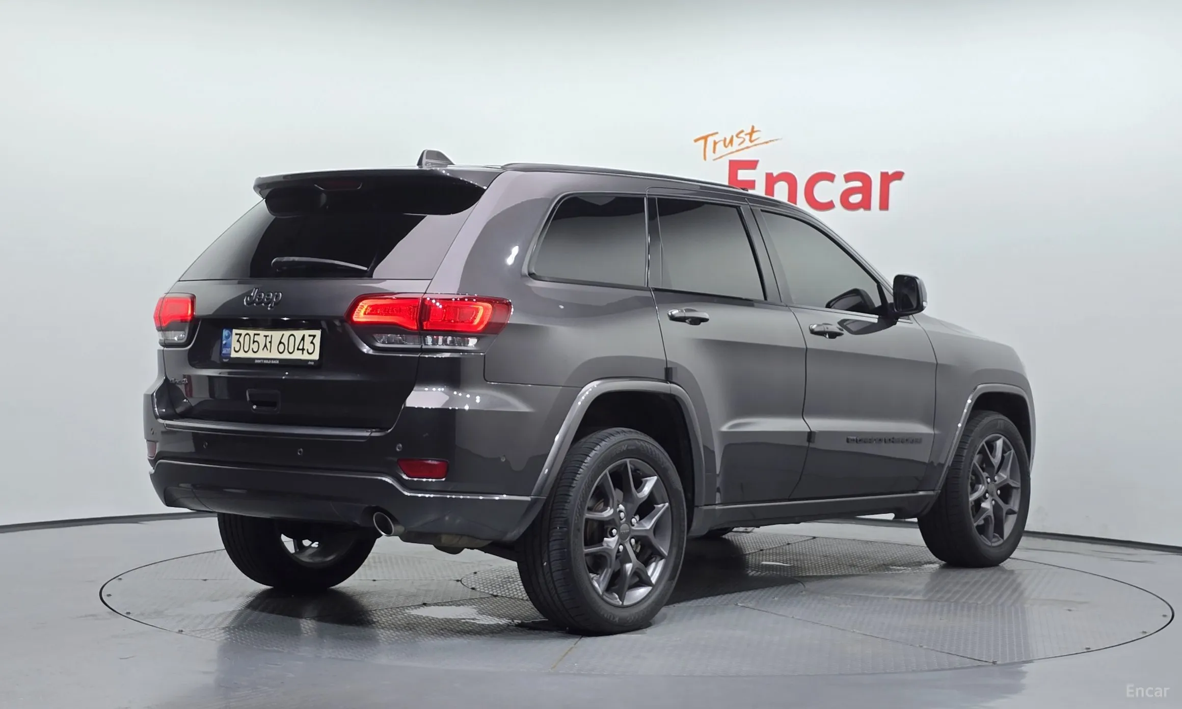 Jeep Grand Cherokee превью 2