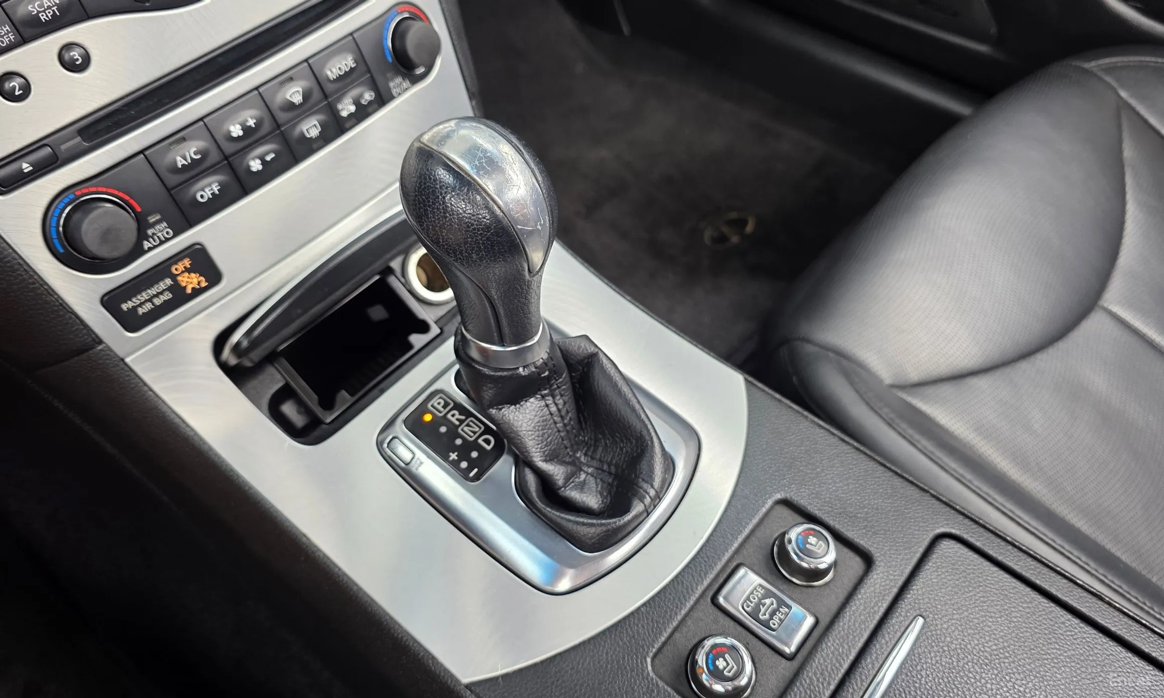 Infiniti G37 превью 9