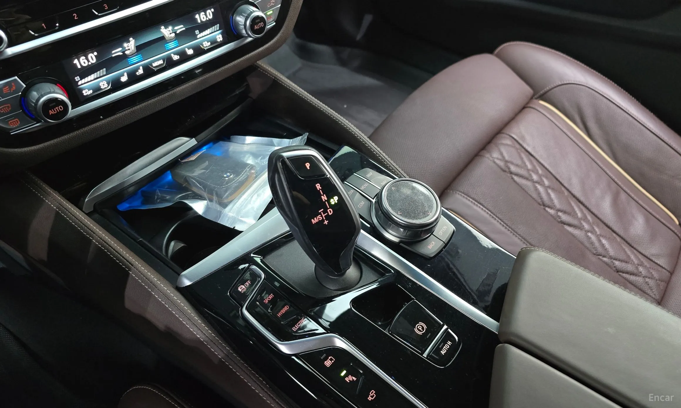 BMW 5 Series (G30) превью 9