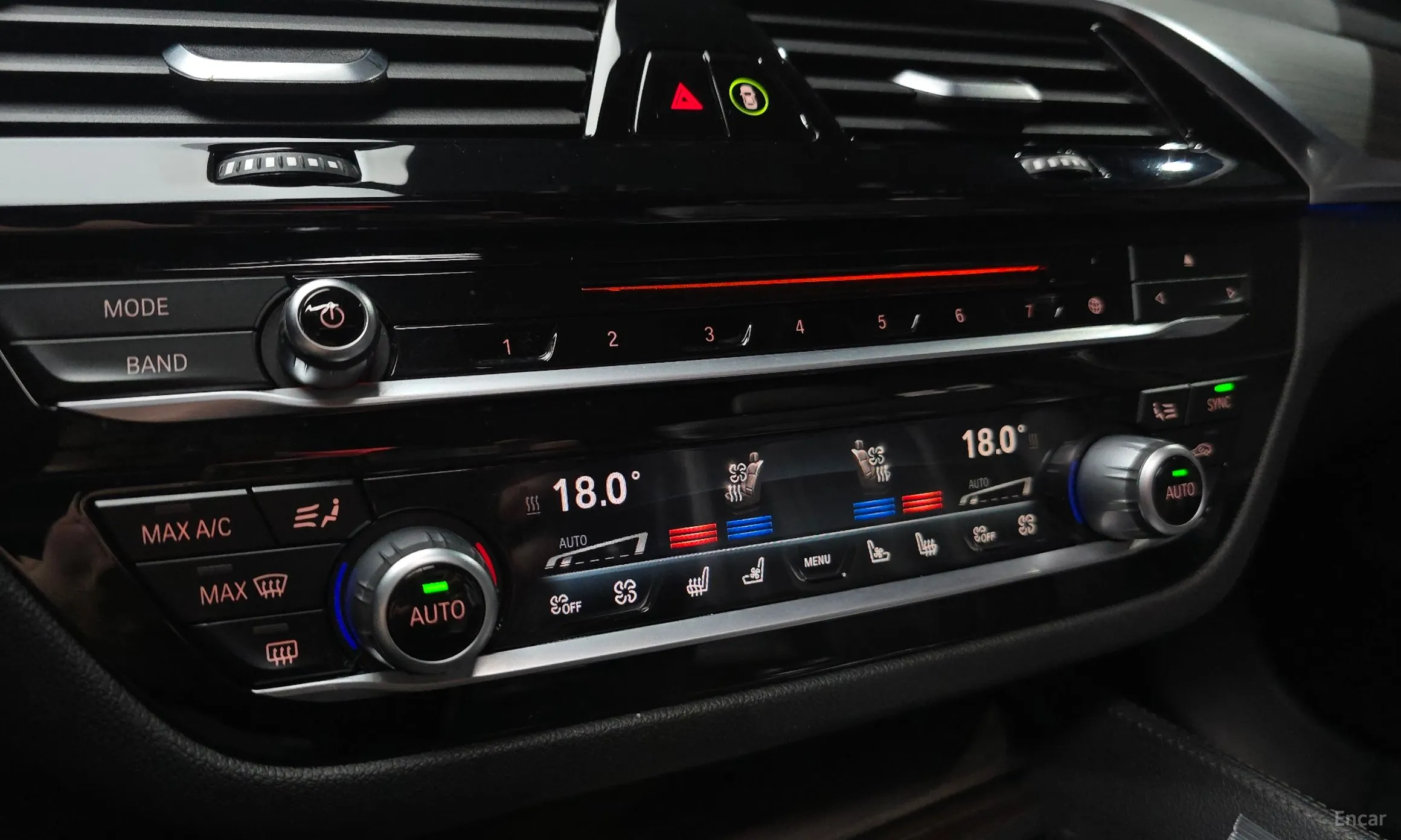 BMW 5 Series (G30) превью 18