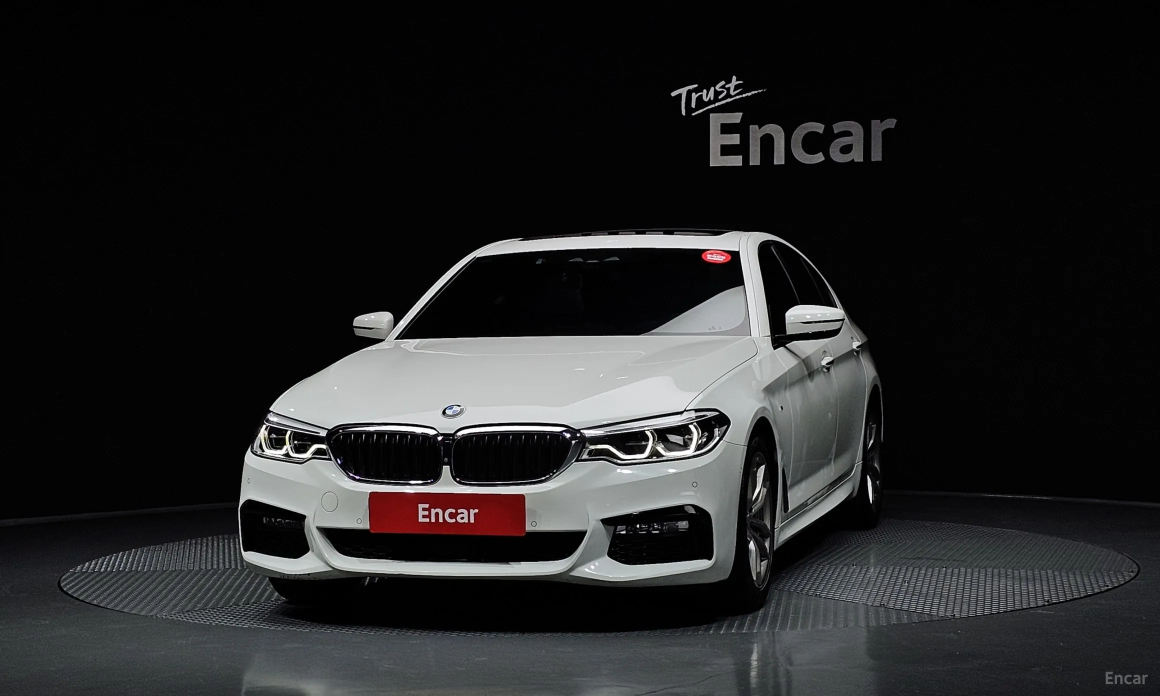 BMW 5 Series (G30) превью 3