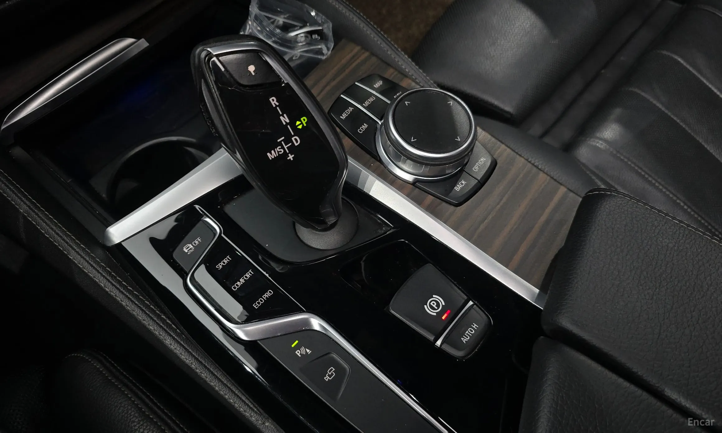 BMW 5 Series (G30) превью 9