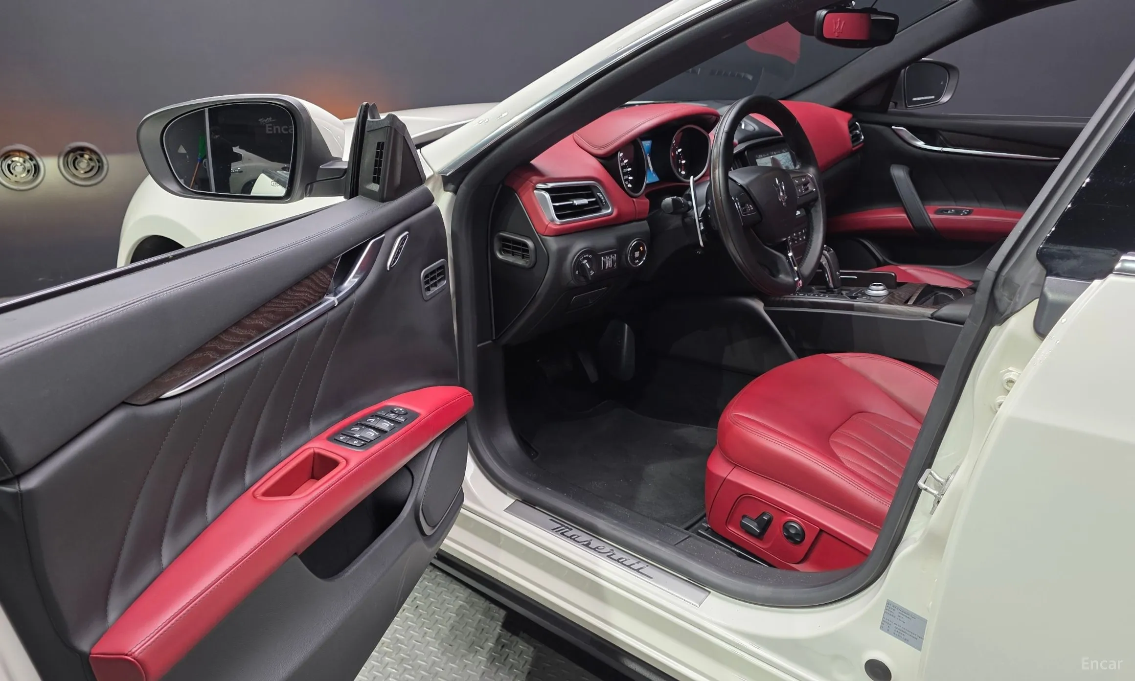Maserati Ghibli превью 10