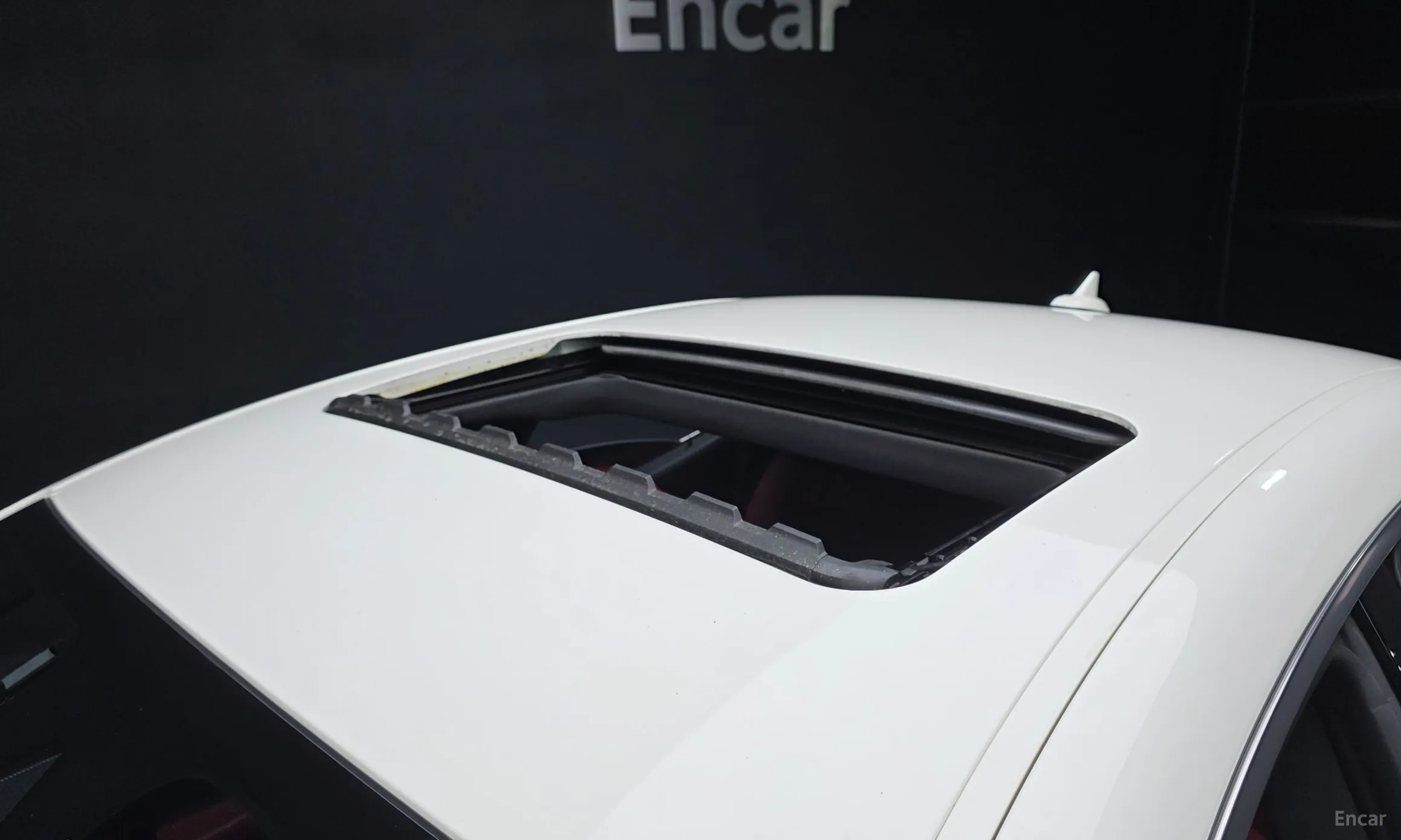 Maserati Ghibli превью 19