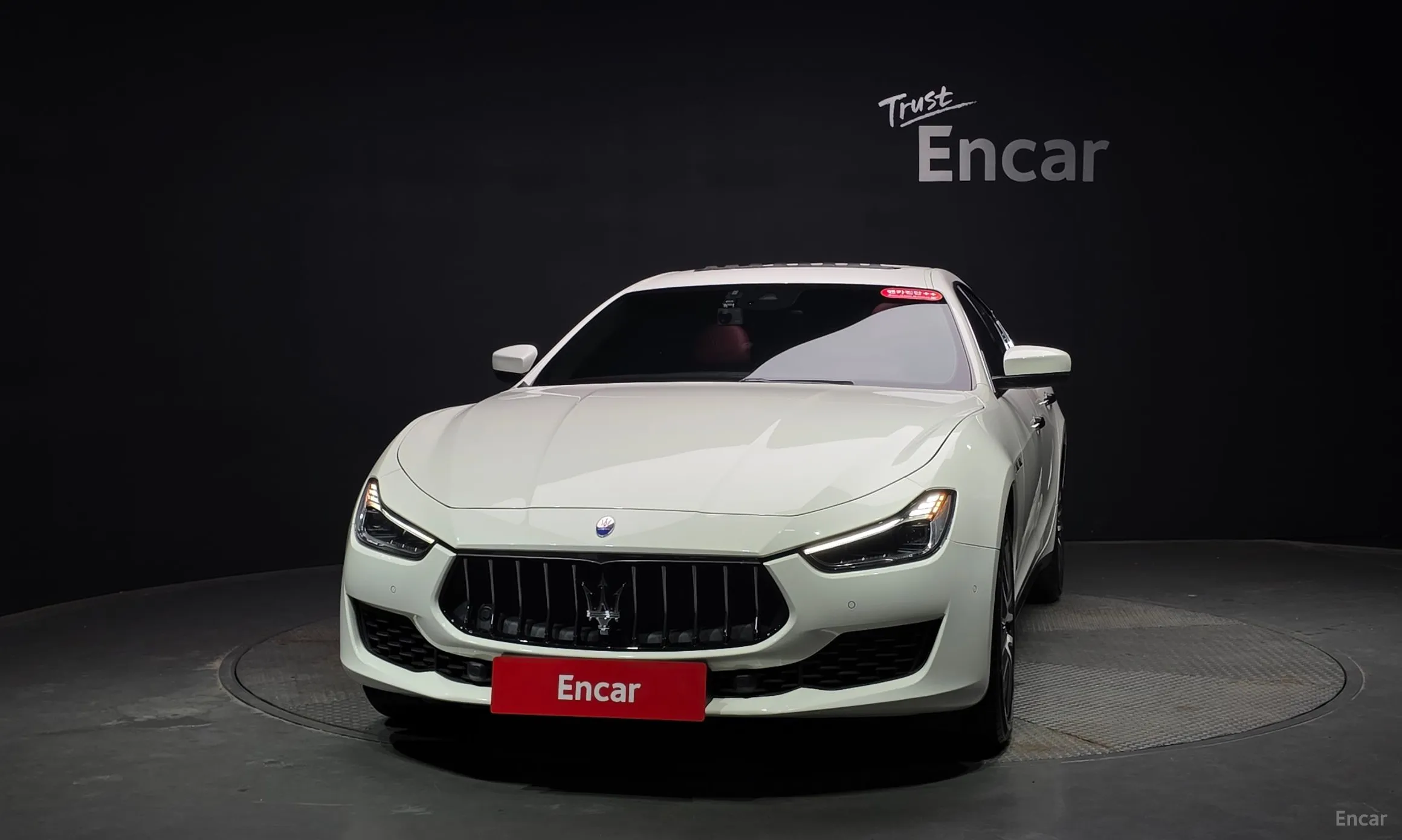 Maserati Ghibli превью 3
