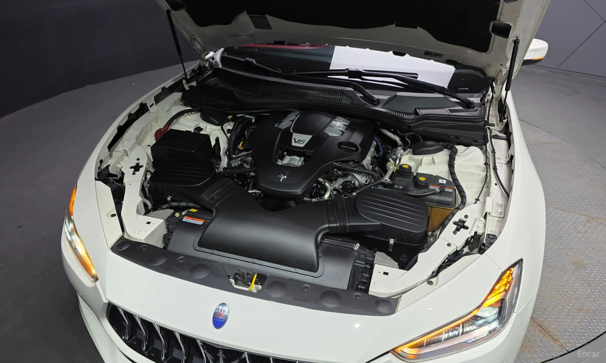 Maserati Ghibli превью 6