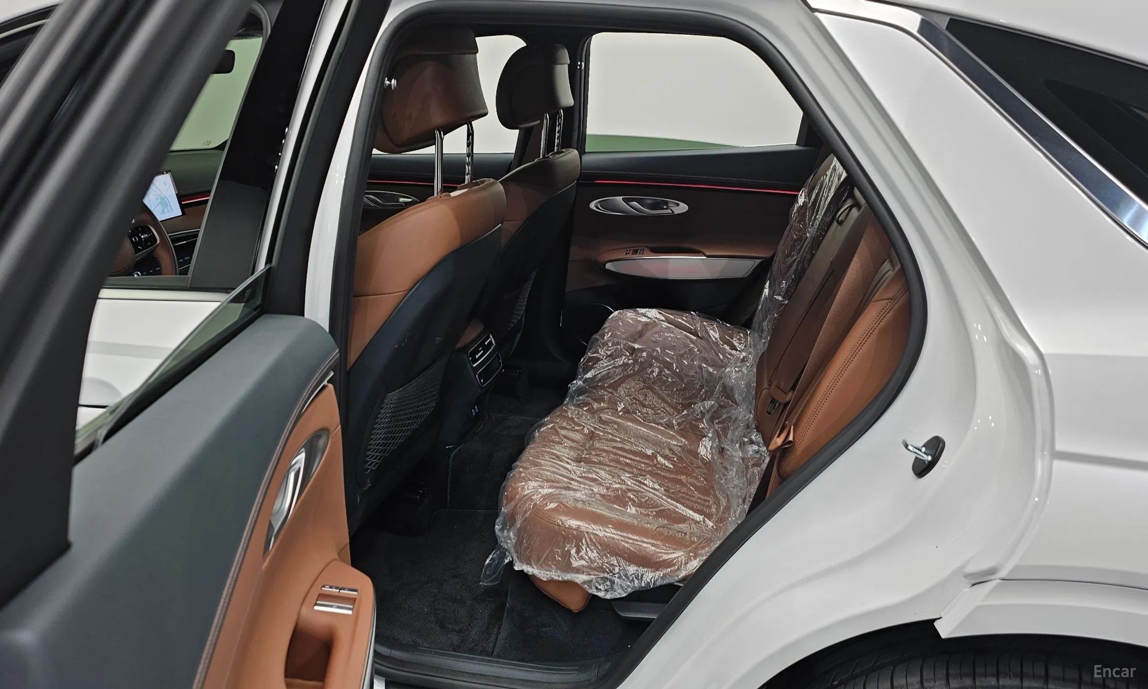 Genesis GV70 превью 12