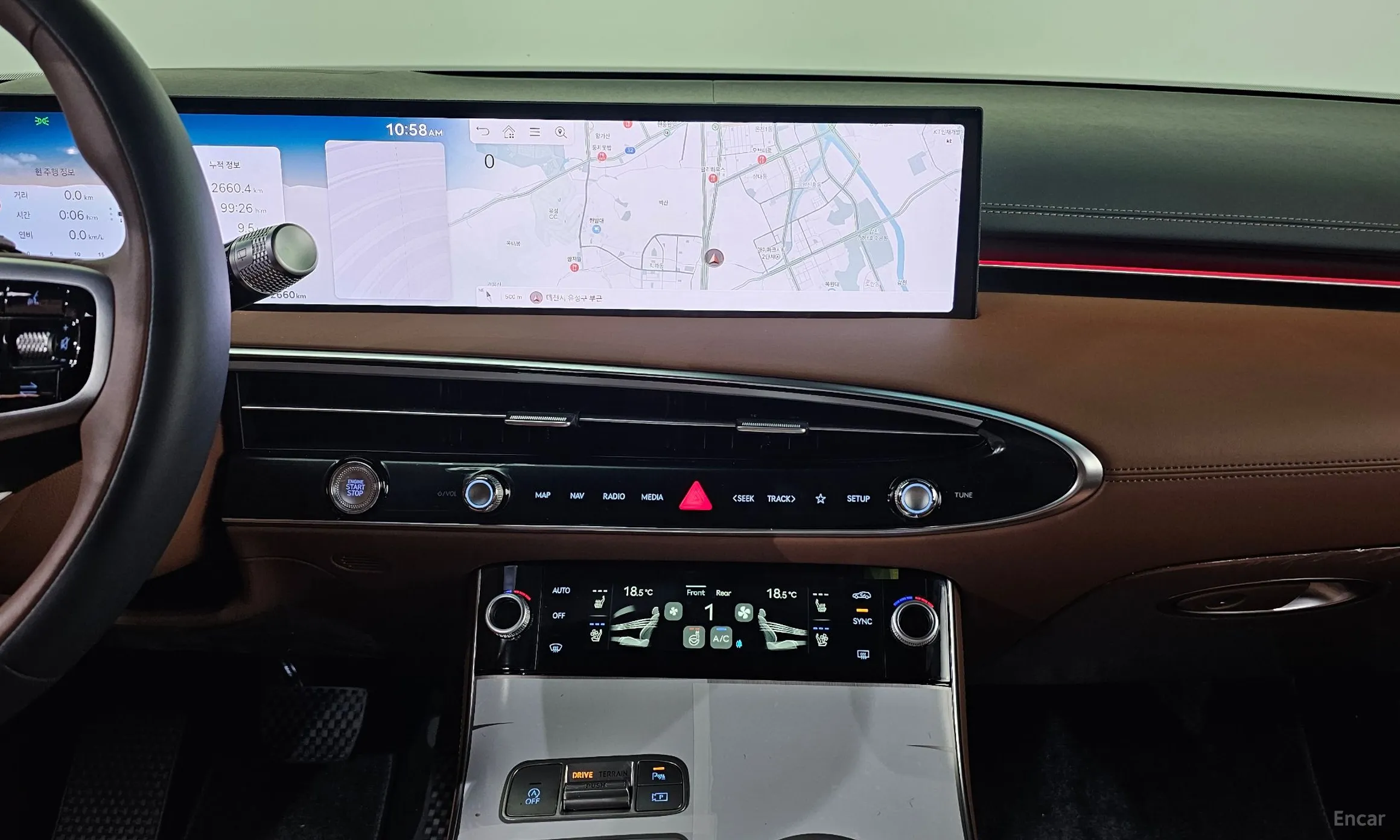 Genesis GV70 превью 13