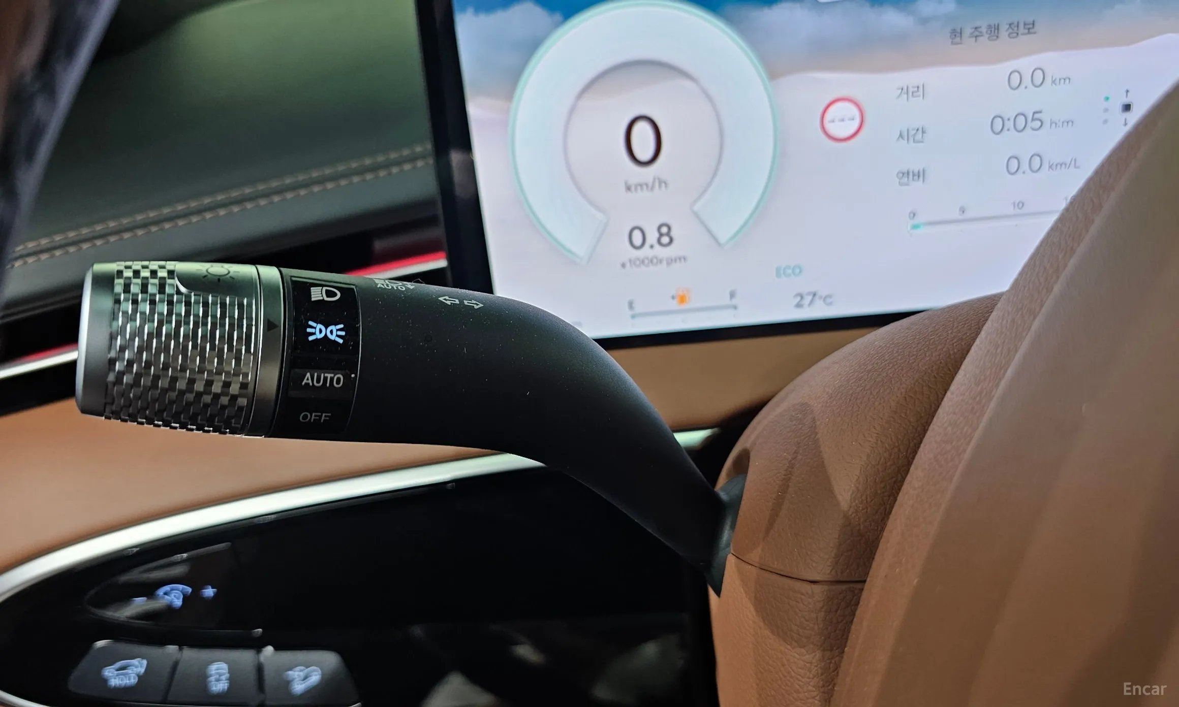 Genesis GV70 превью 18
