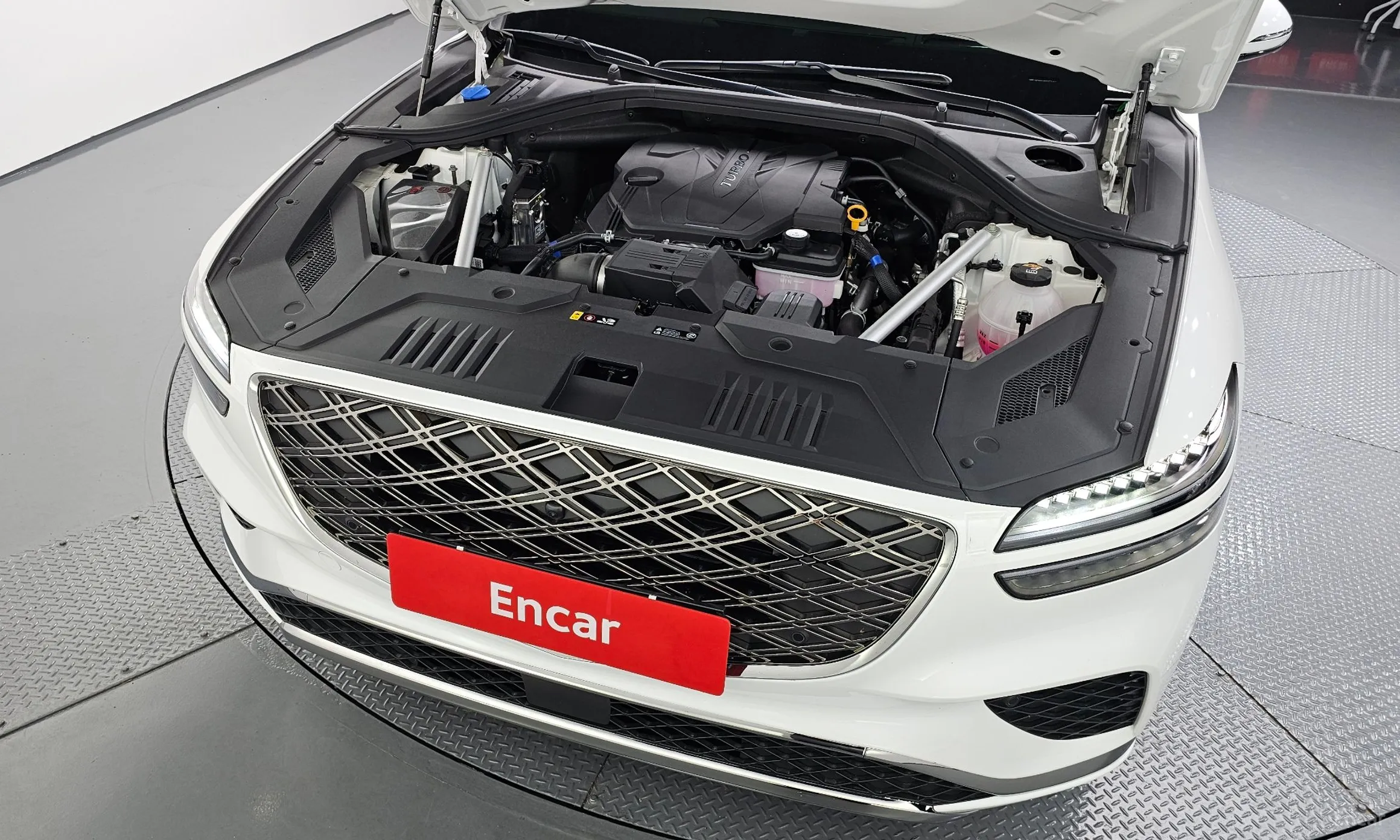 Genesis GV70 превью 6