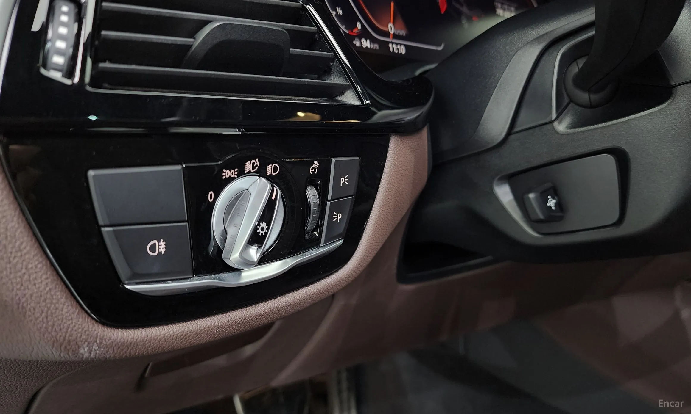 BMW 5 Series (G30) превью 16