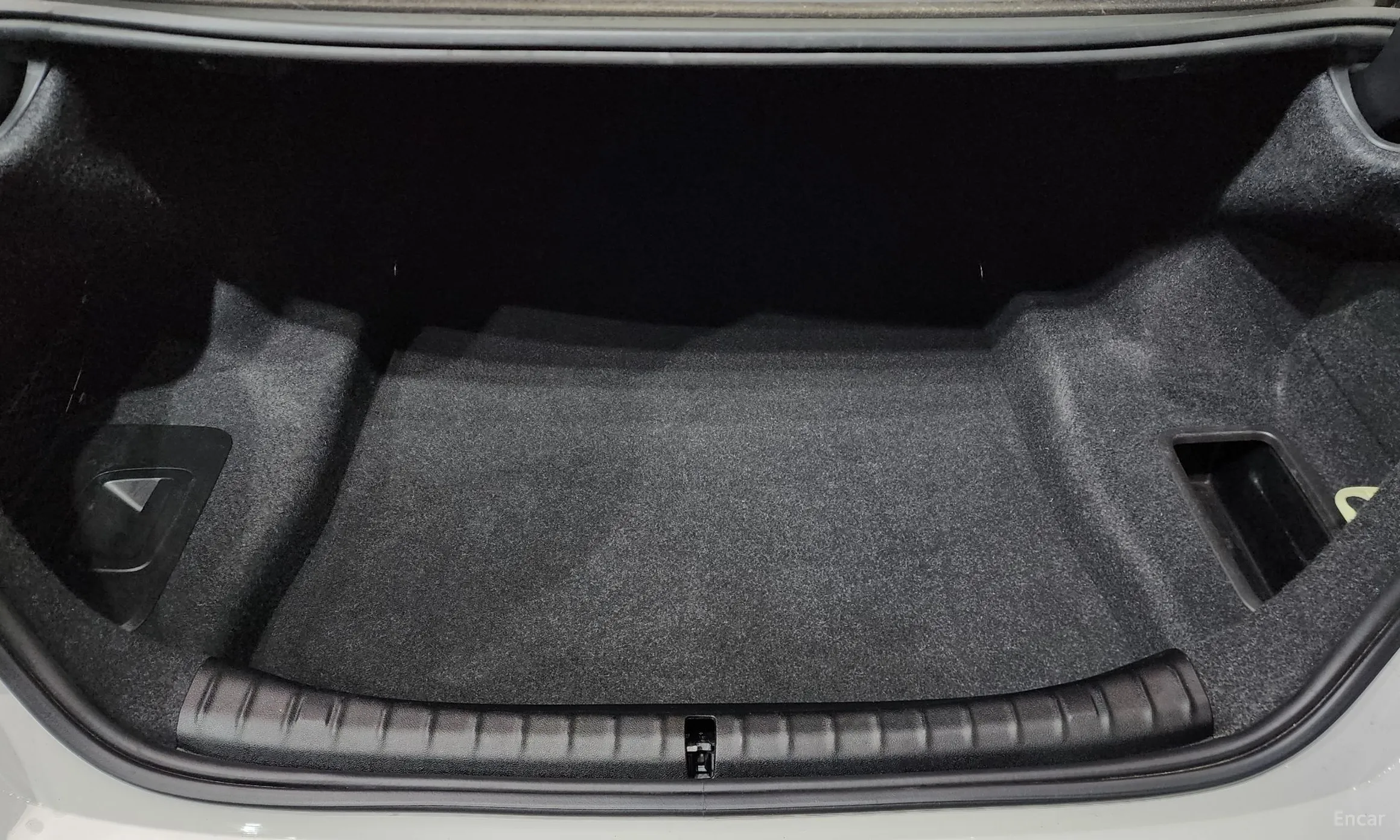 BMW 5 Series (G30) превью 20