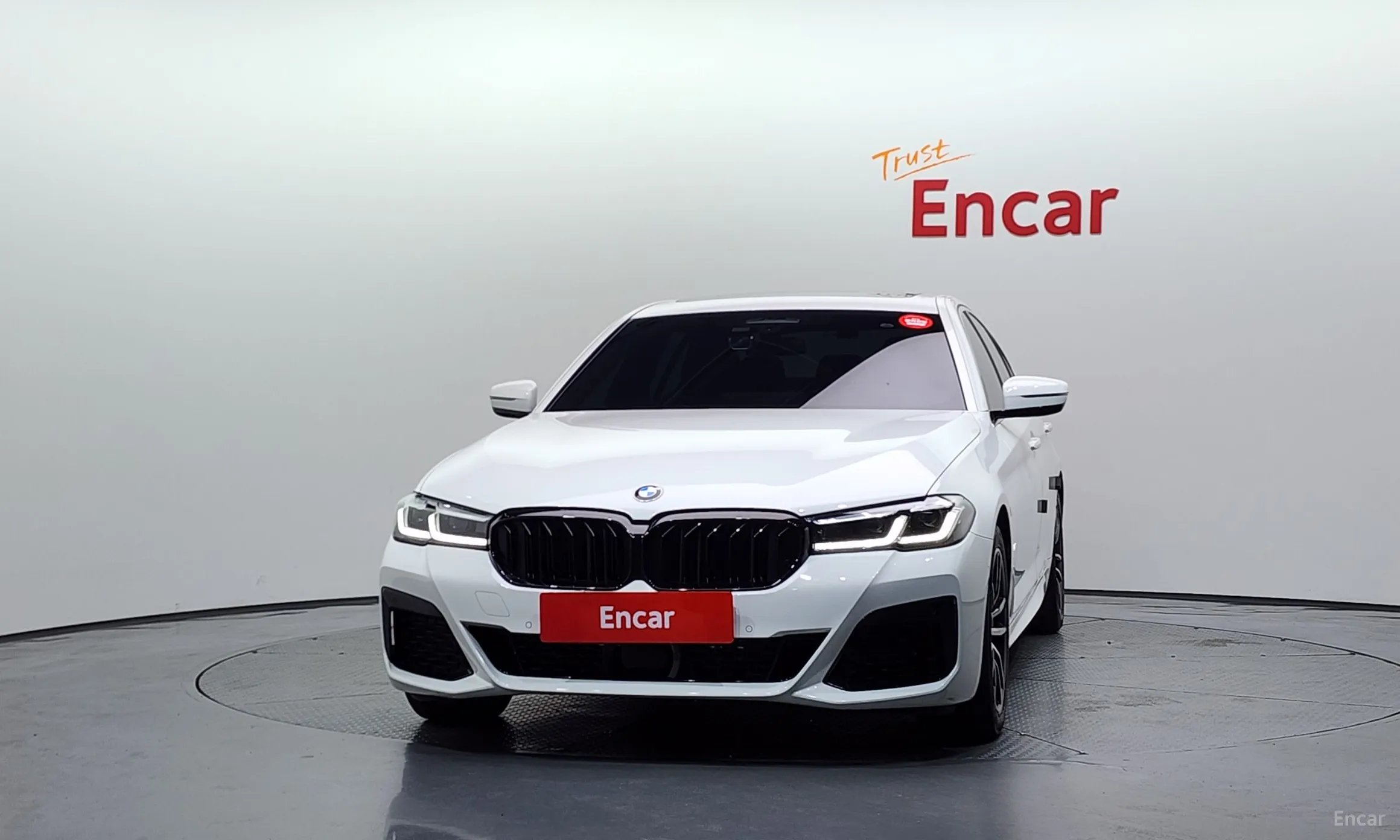 BMW 5 Series (G30) превью 3
