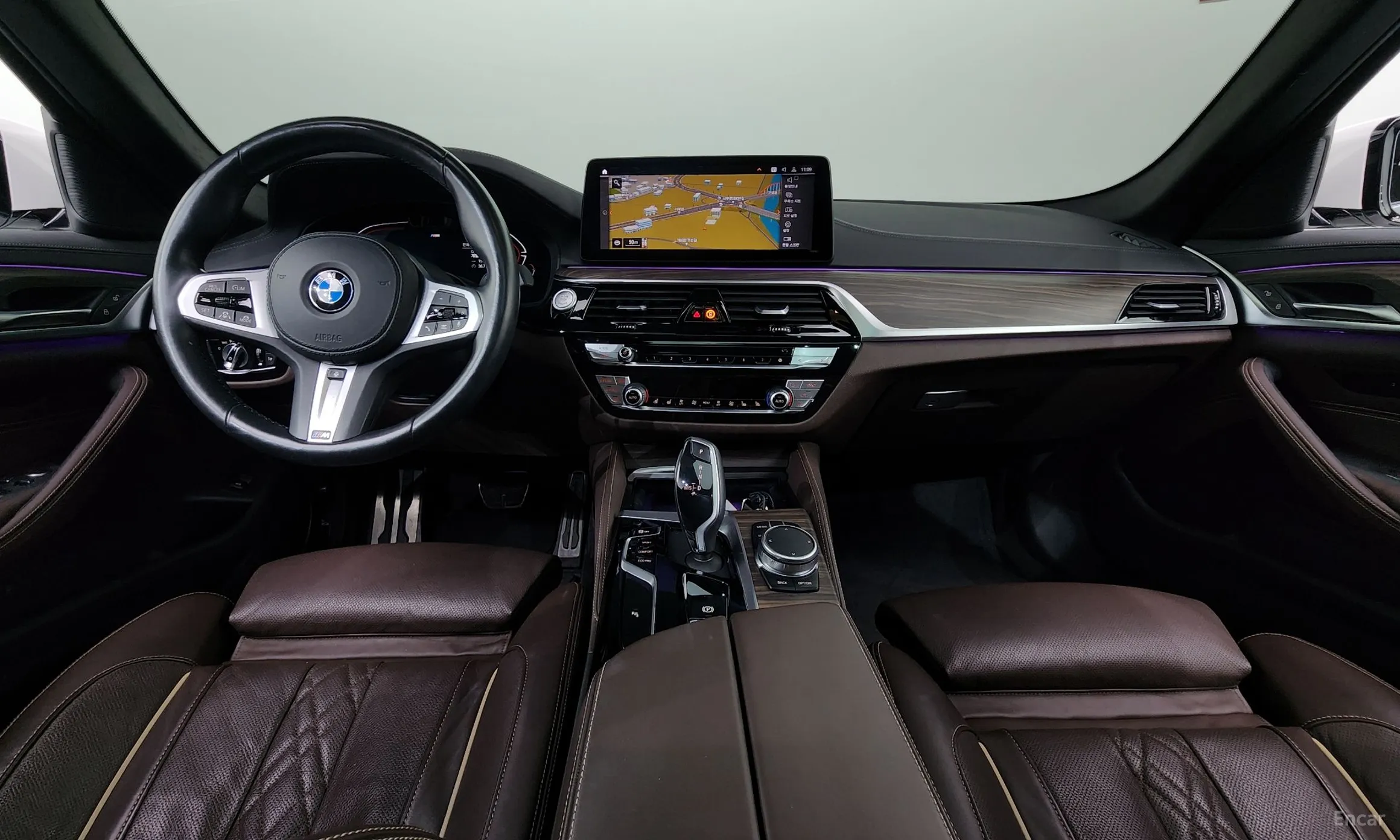 BMW 5 Series (G30) превью 7