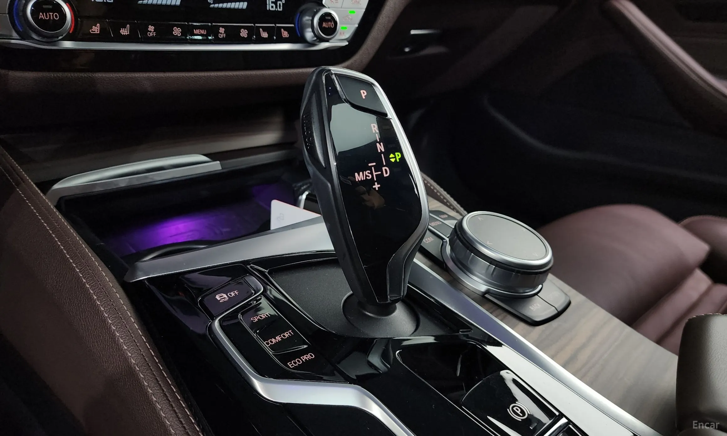 BMW 5 Series (G30) превью 9
