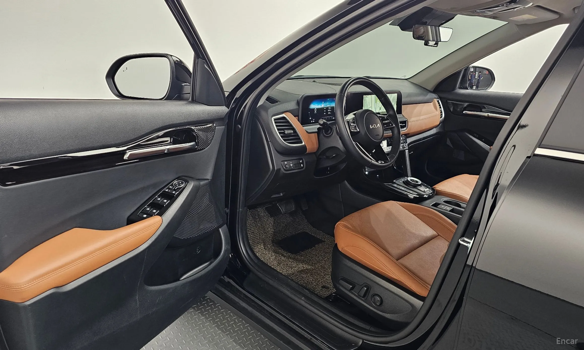 Kia Seltos превью 10