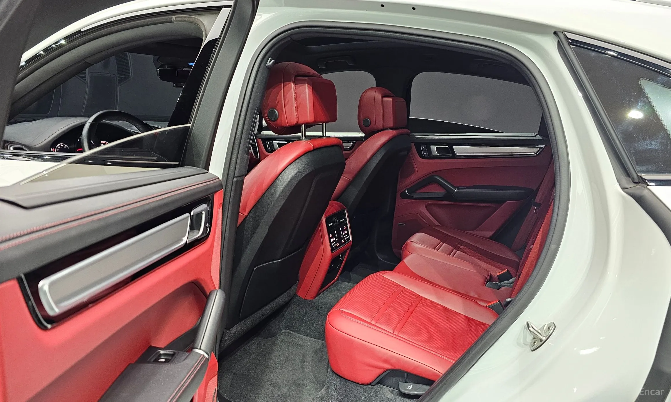 Porsche Cayenne (PO536) превью 11