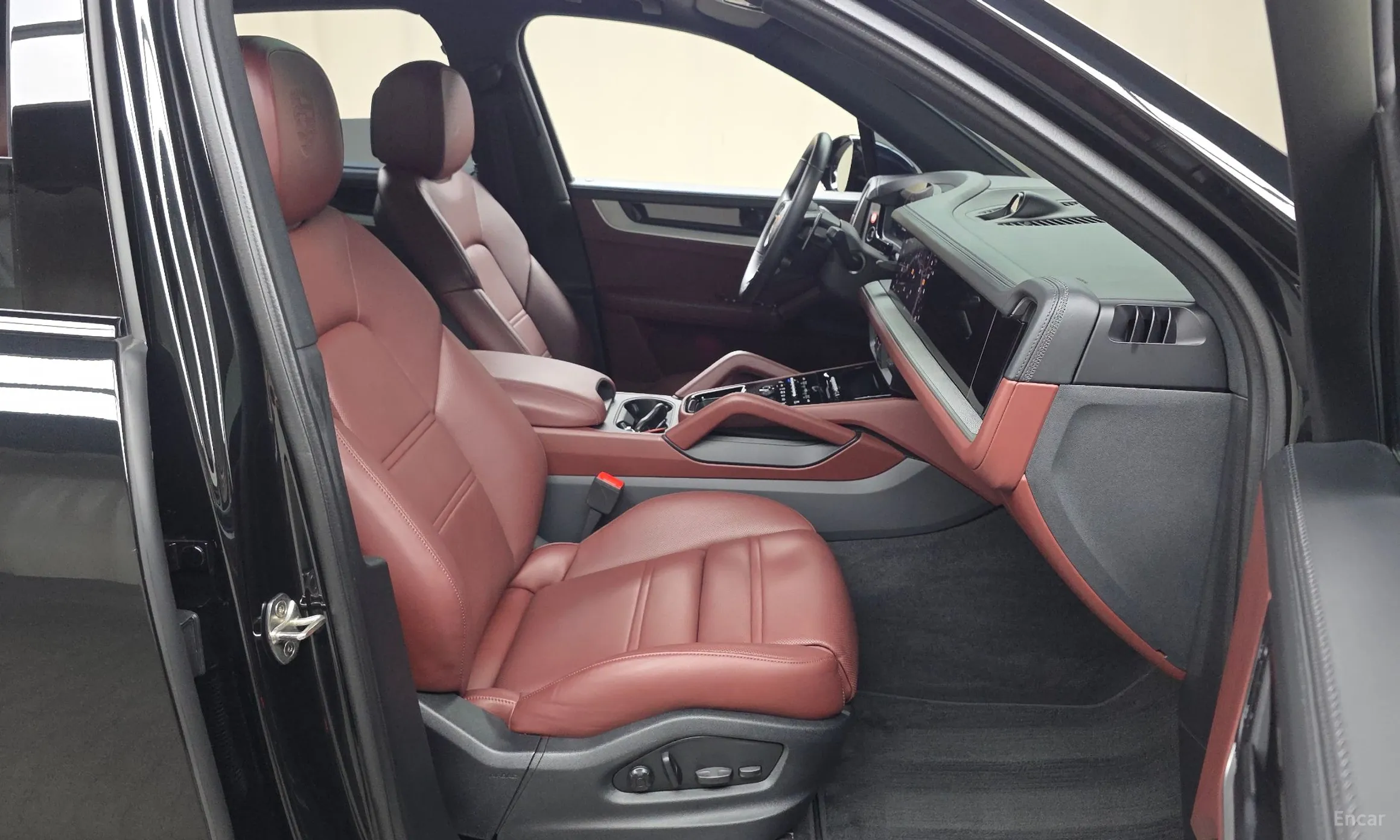 Porsche Cayenne (PO536) превью 11