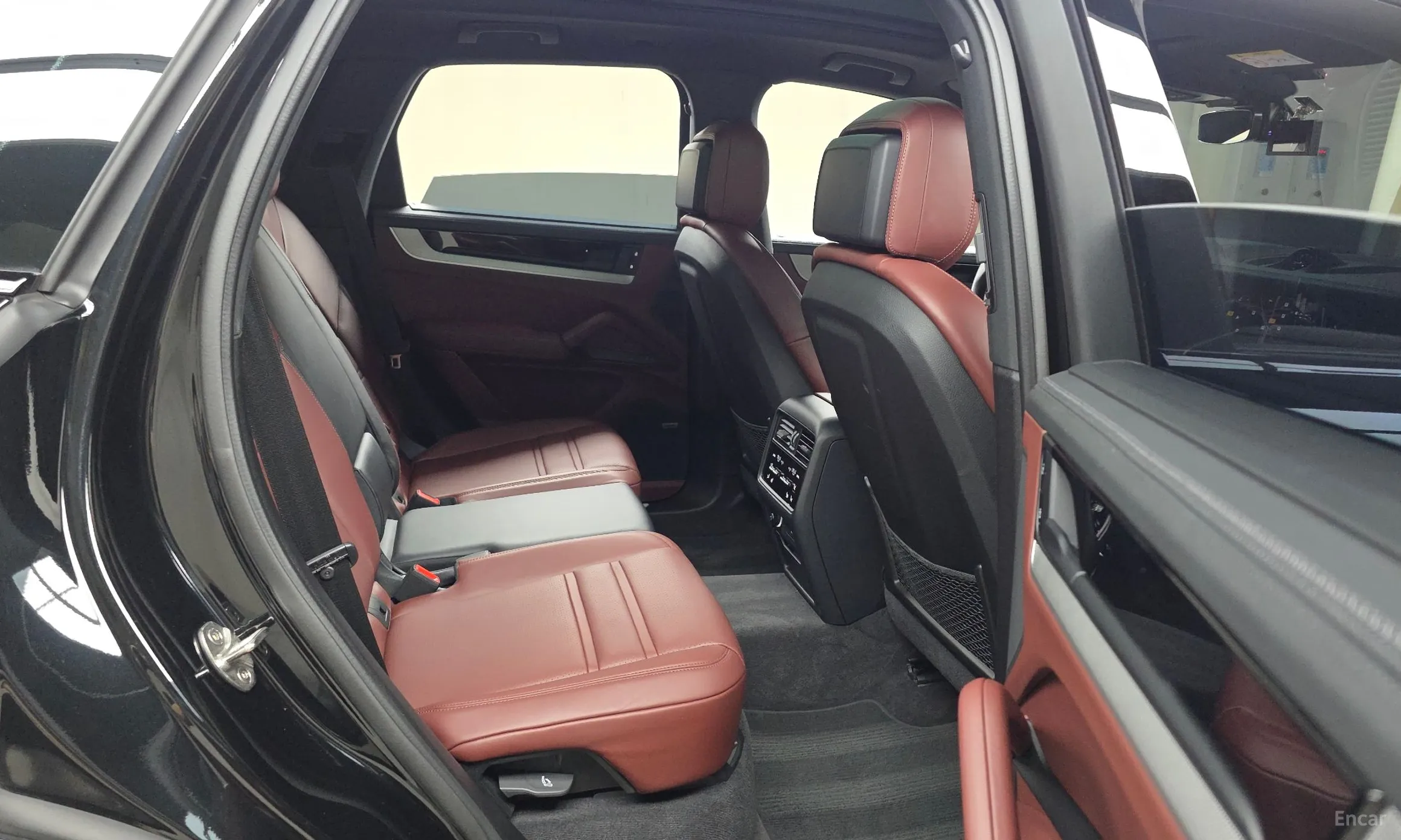 Porsche Cayenne (PO536) превью 12