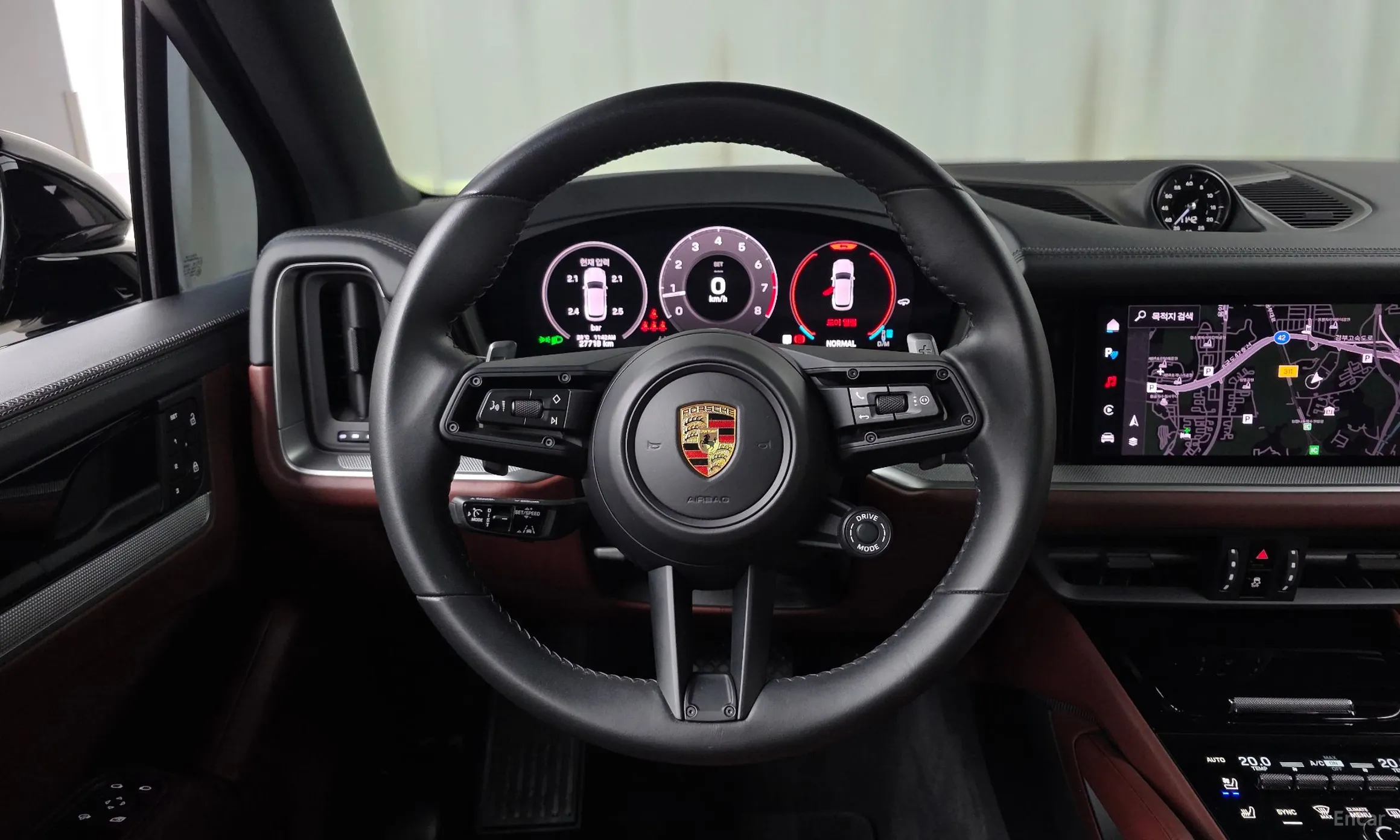 Porsche Cayenne (PO536) превью 13