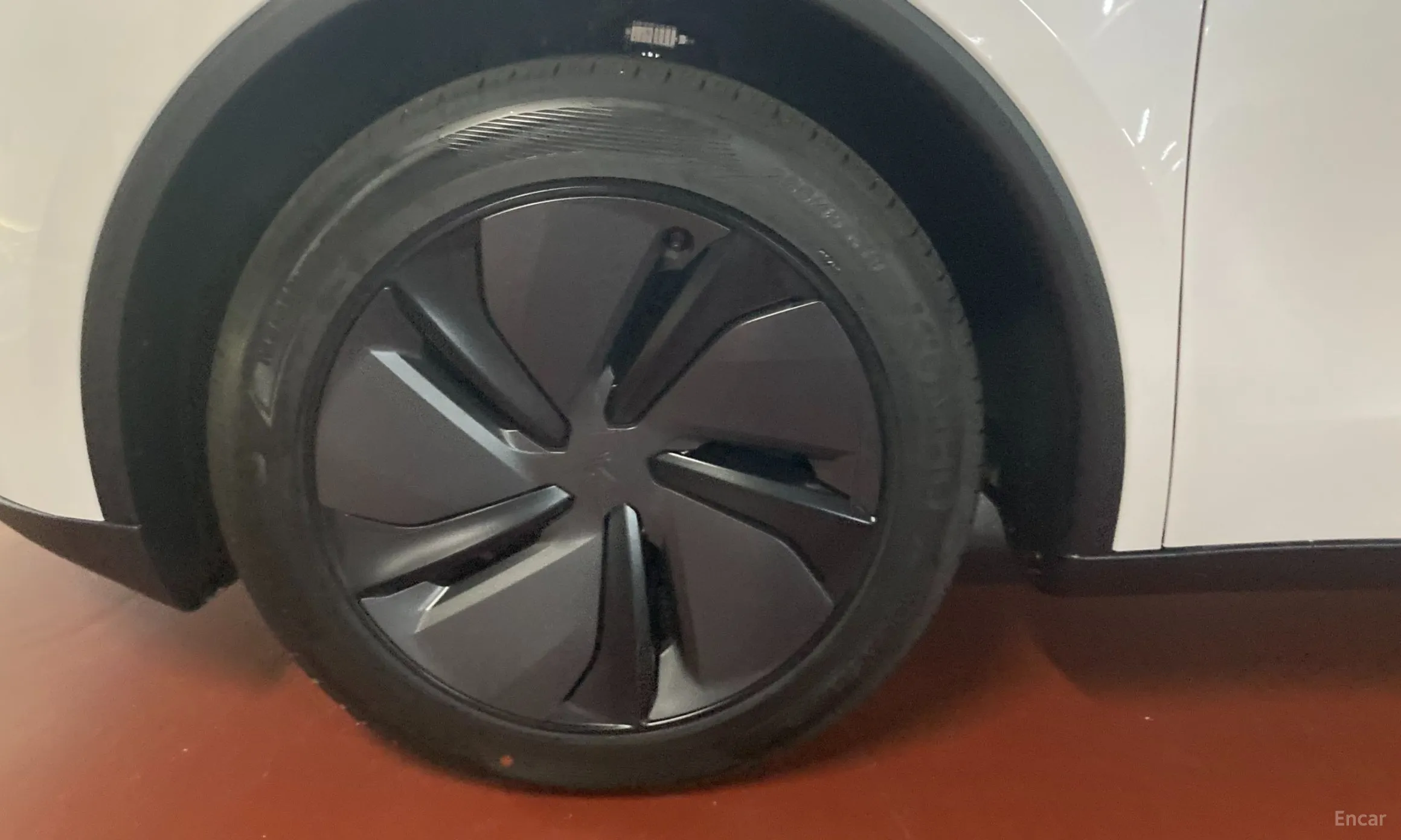 Tesla Model Y превью 15