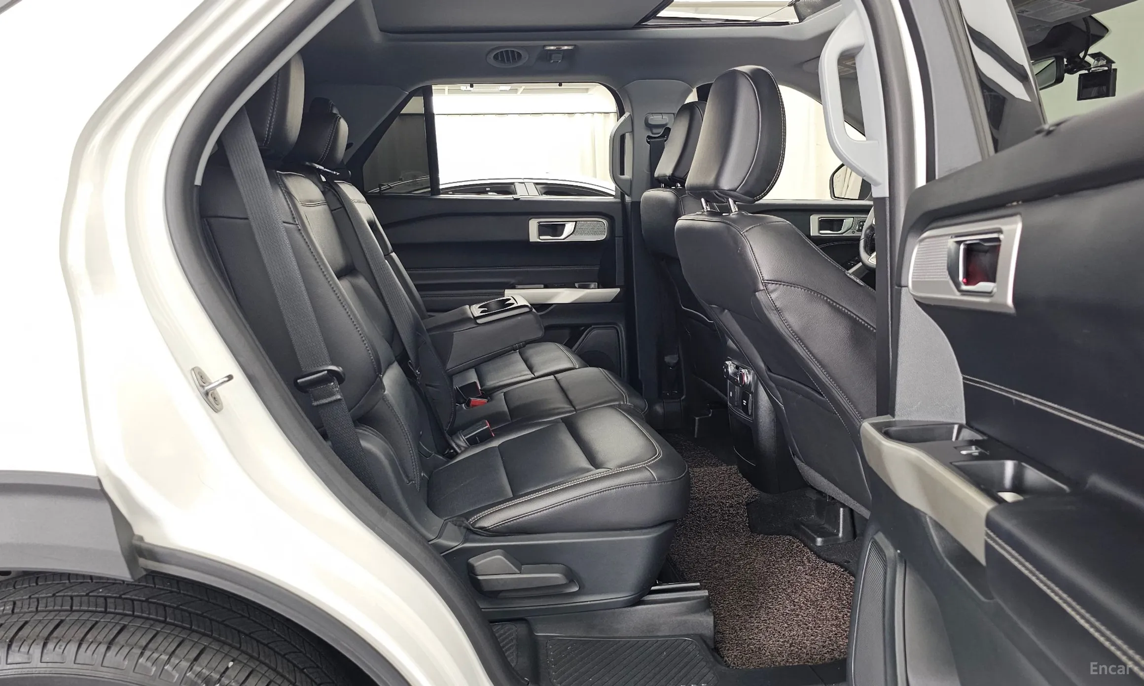Ford Explorer 6th Generation превью 12
