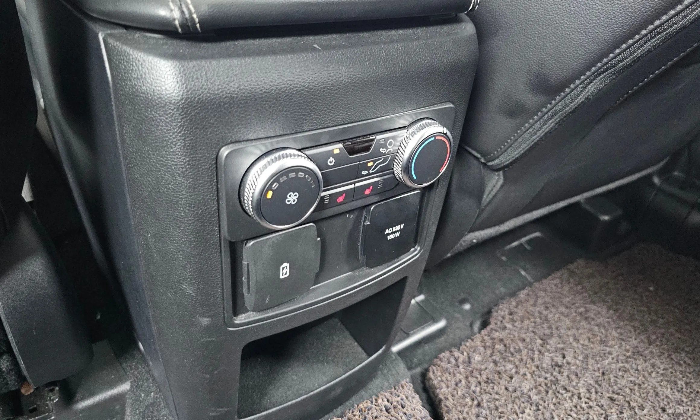 Ford Explorer 6th Generation превью 18
