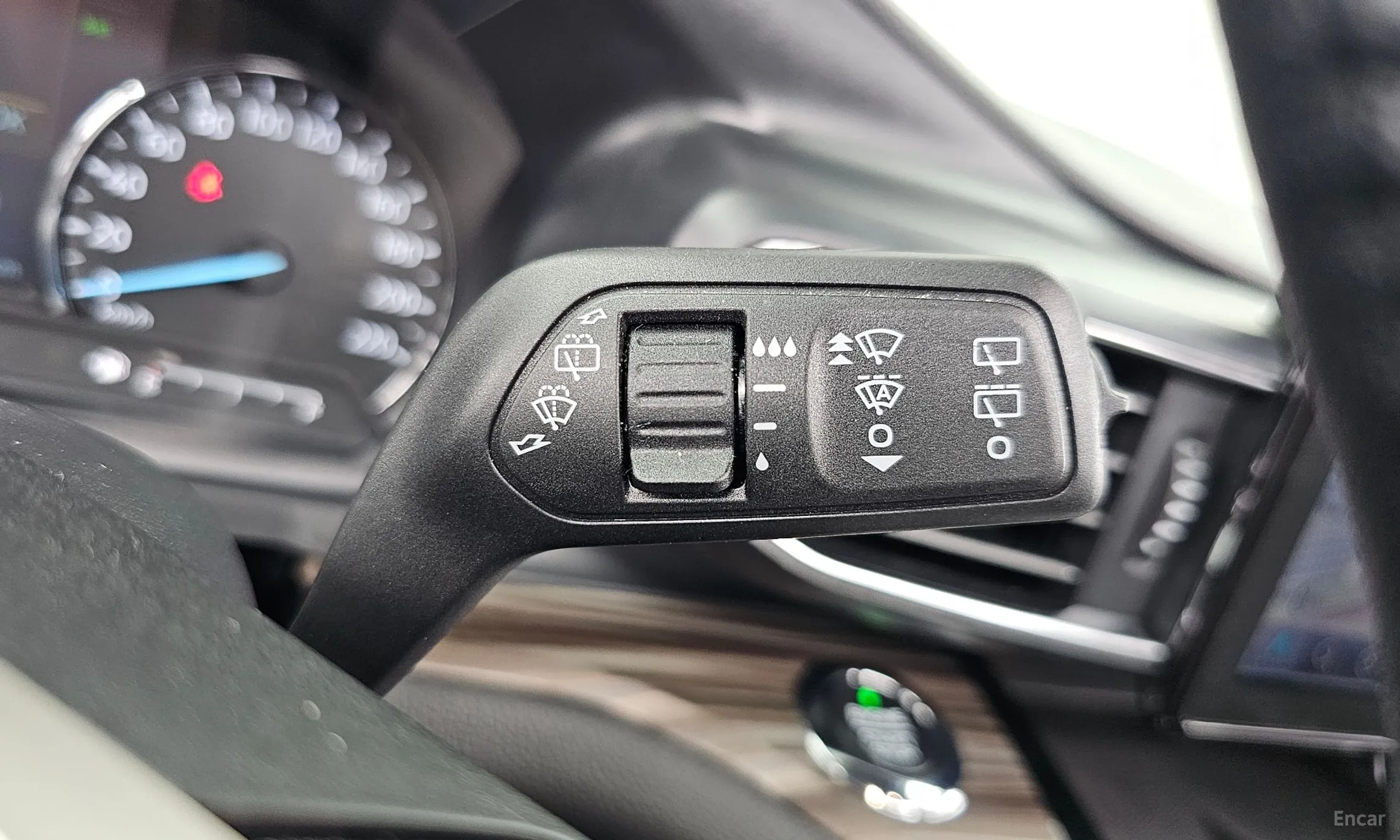 Ford Explorer 6th Generation превью 19