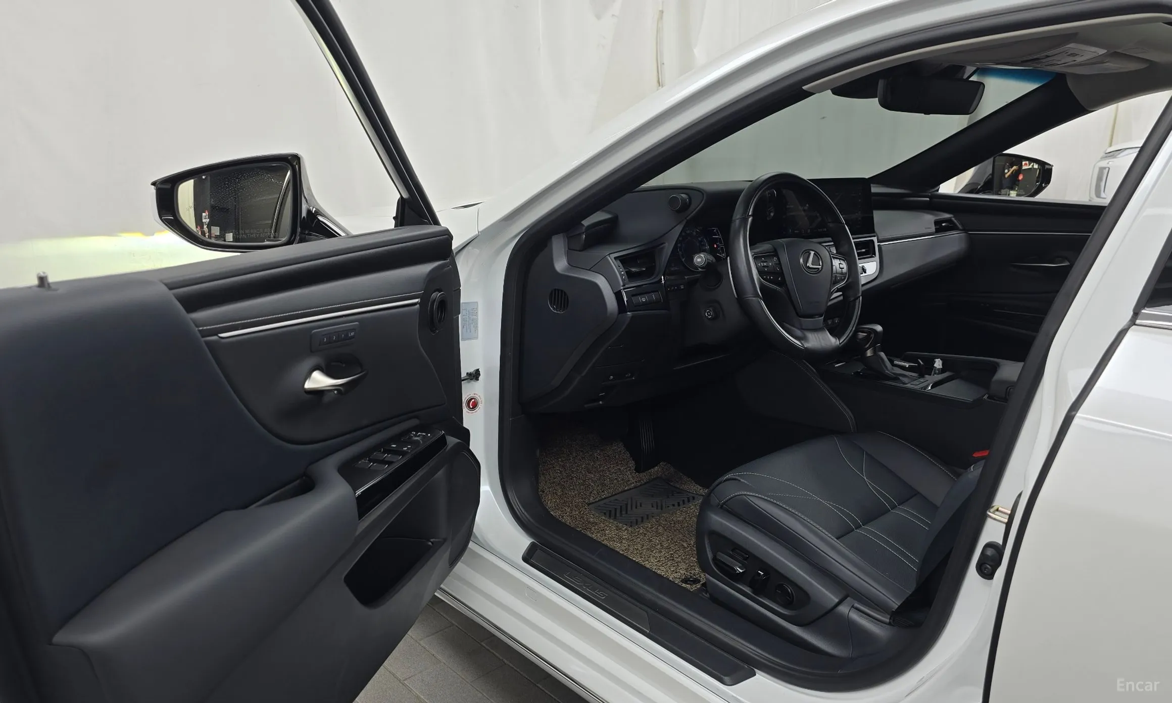 Lexus ES300h 7th Generation превью 10