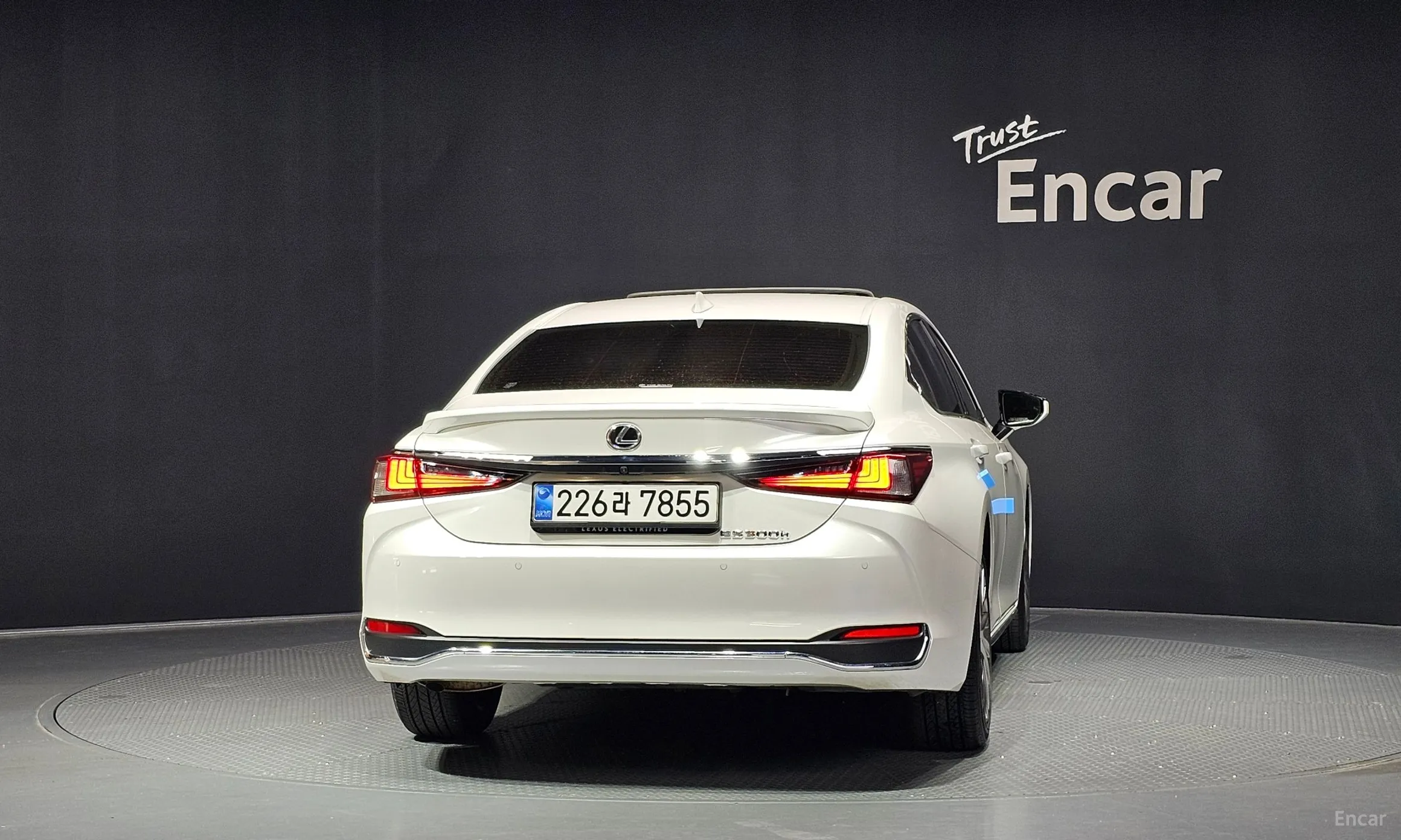 Lexus ES300h 7th Generation превью 4