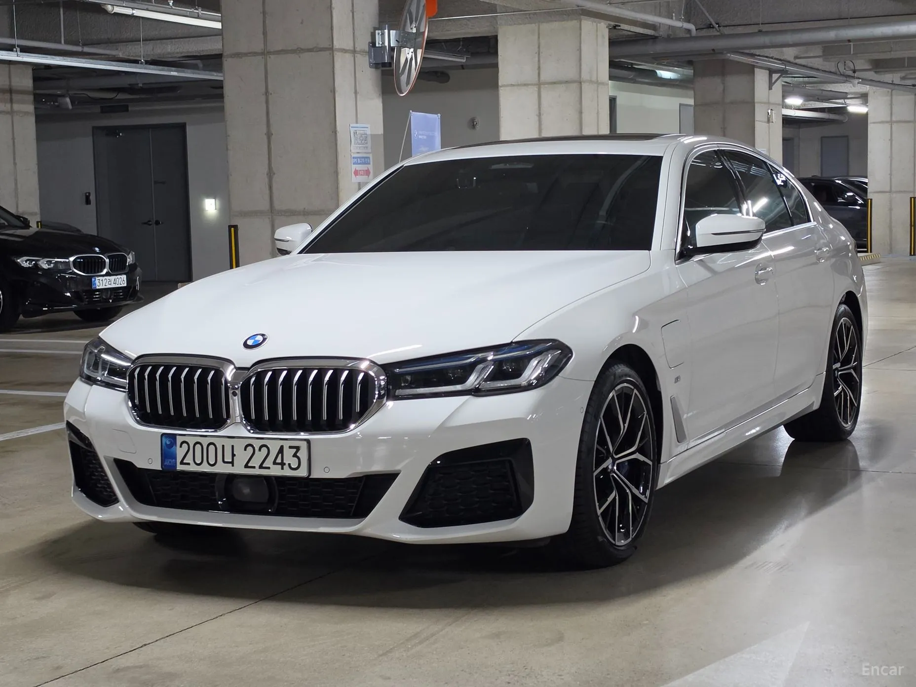 BMW 5 Series (G30)