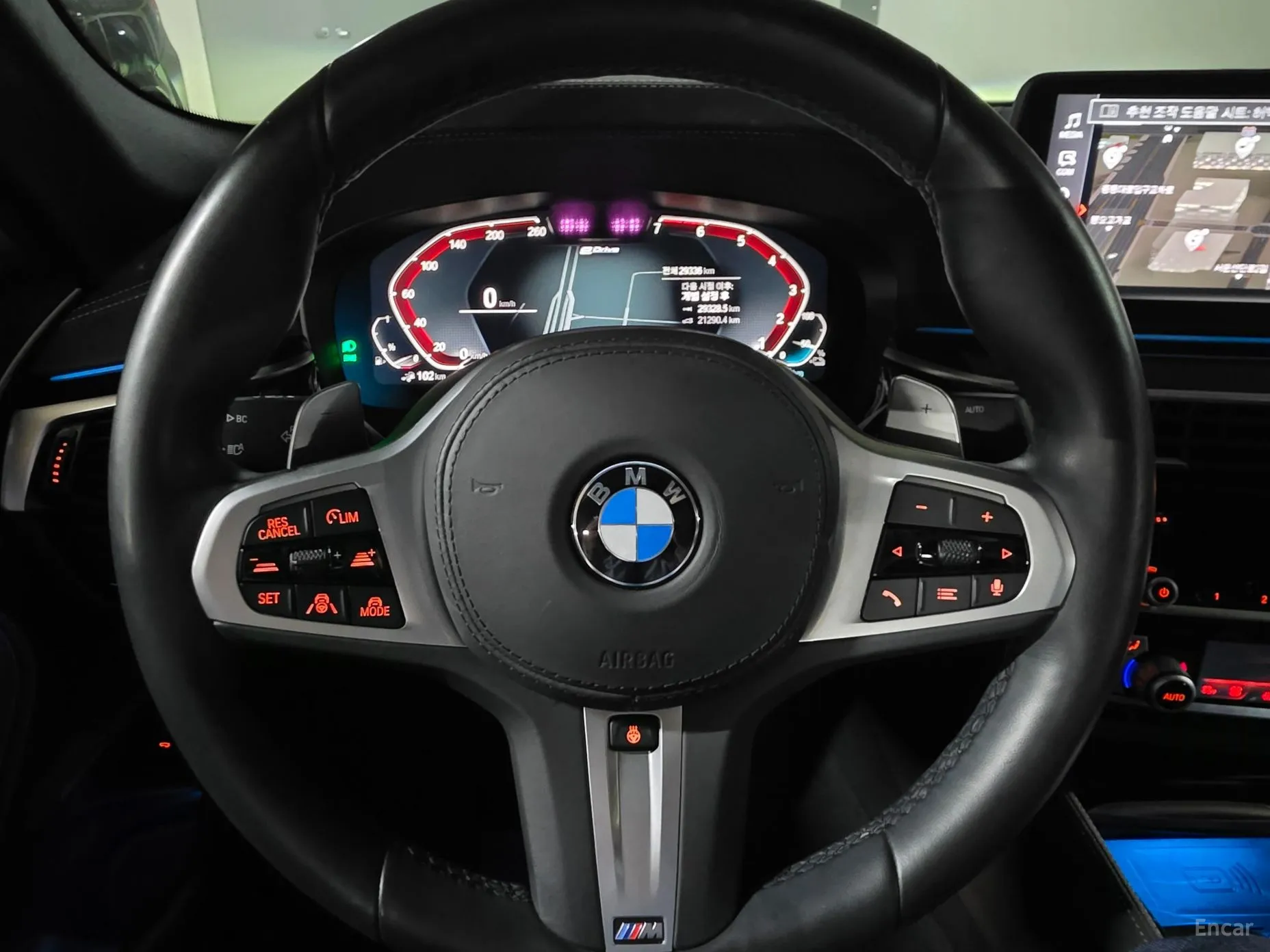 BMW 5 Series (G30) превью 13