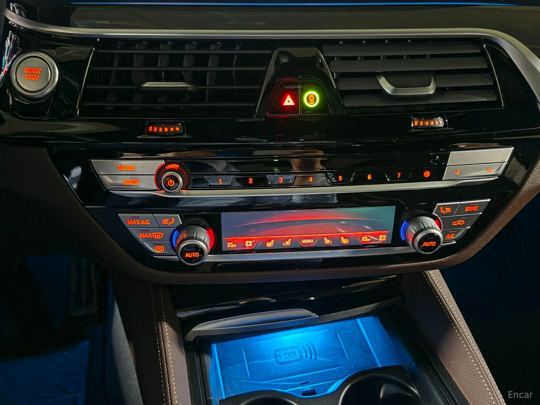 BMW 5 Series (G30) превью 15