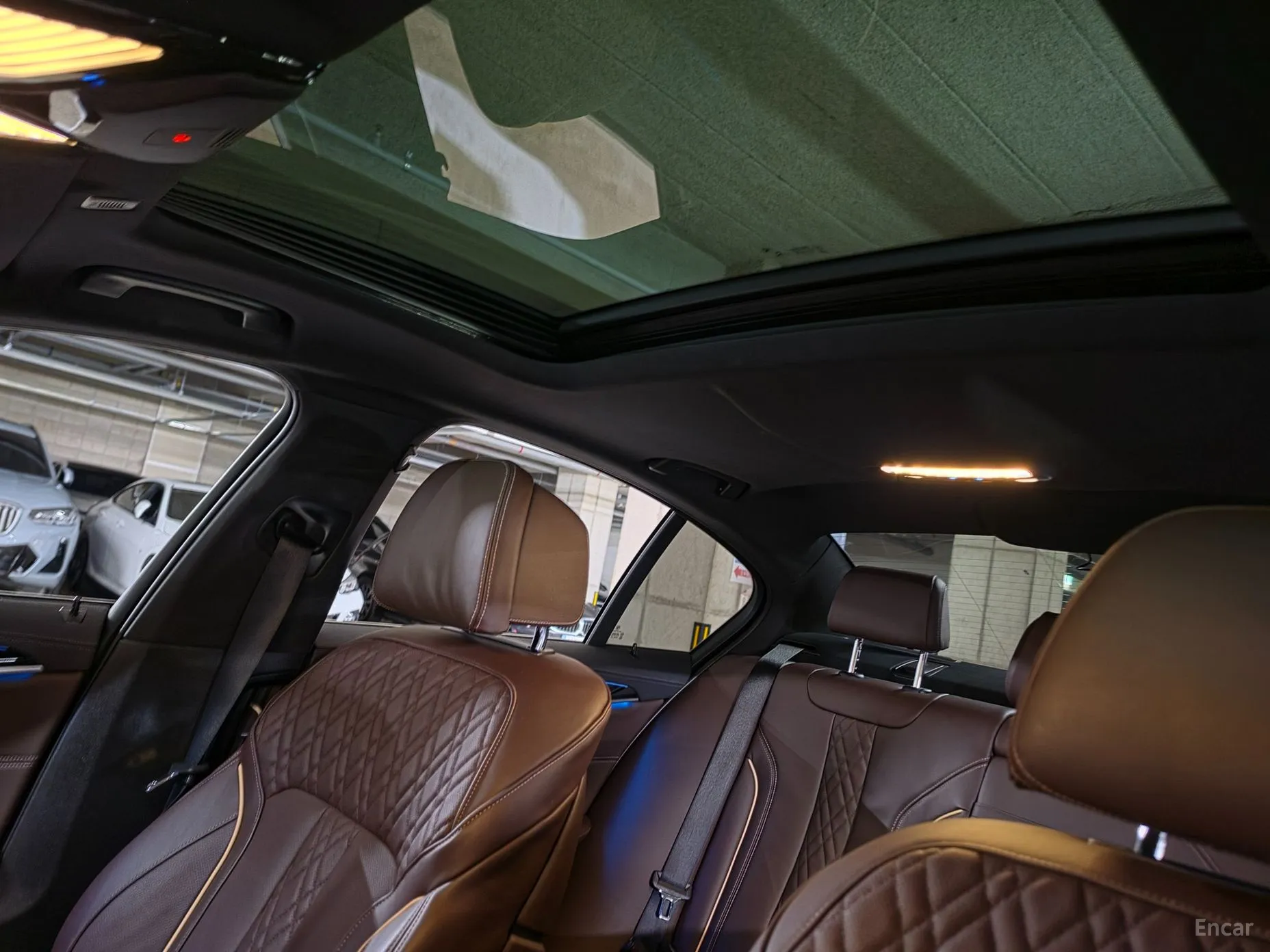 BMW 5 Series (G30) превью 16