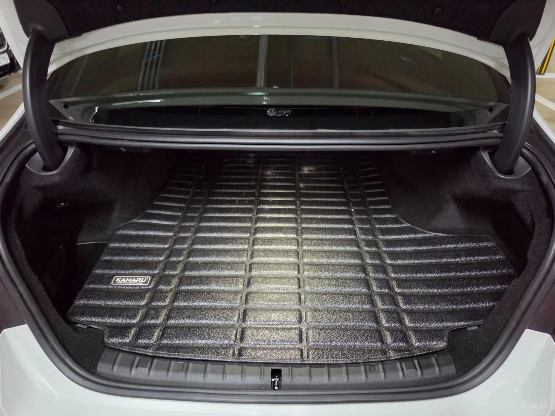 BMW 5 Series (G30) превью 18