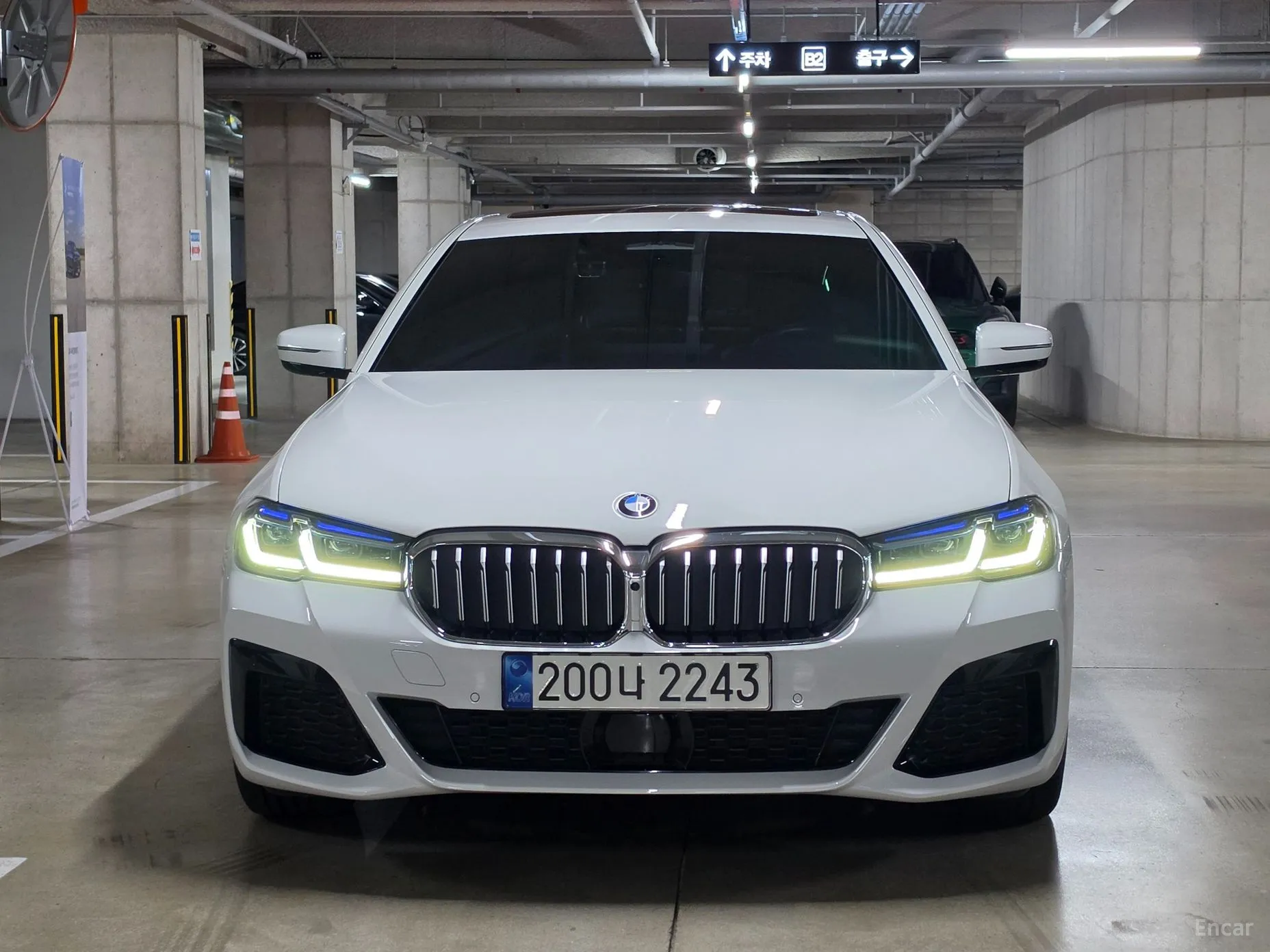 BMW 5 Series (G30) превью 3