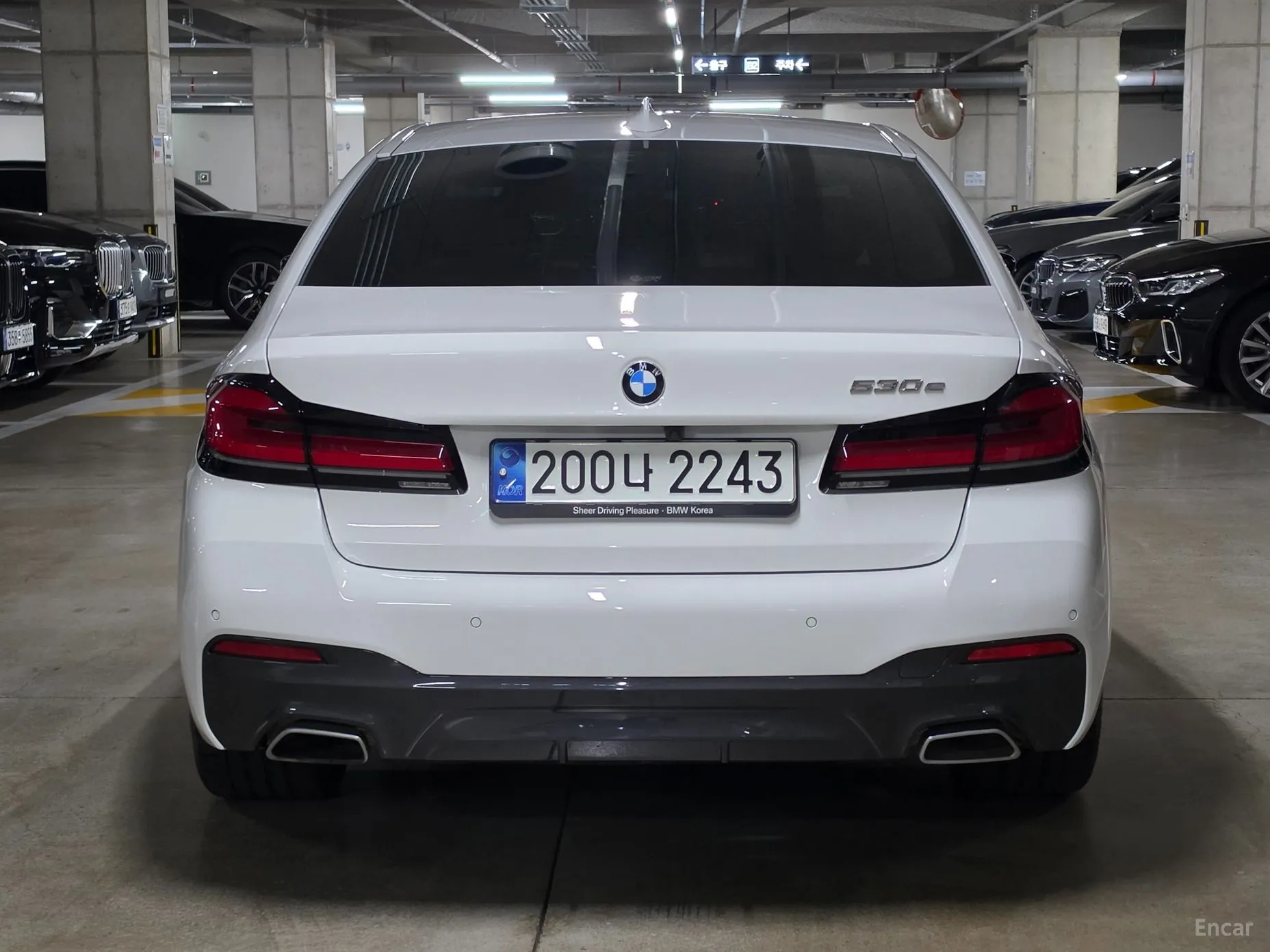 BMW 5 Series (G30) превью 4