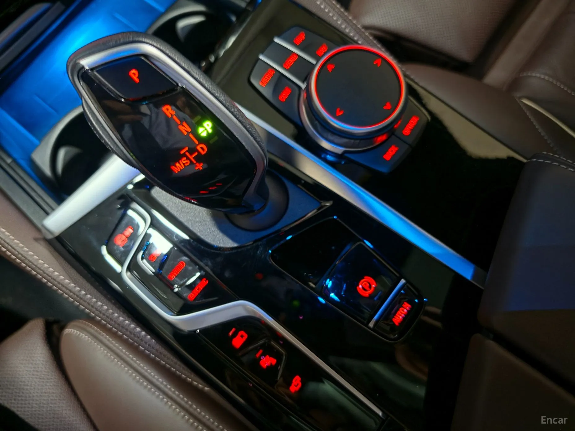 BMW 5 Series (G30) превью 9