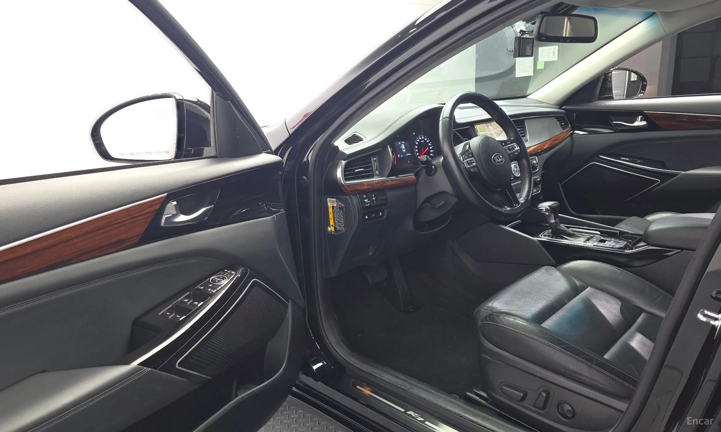 Kia K7 превью 10